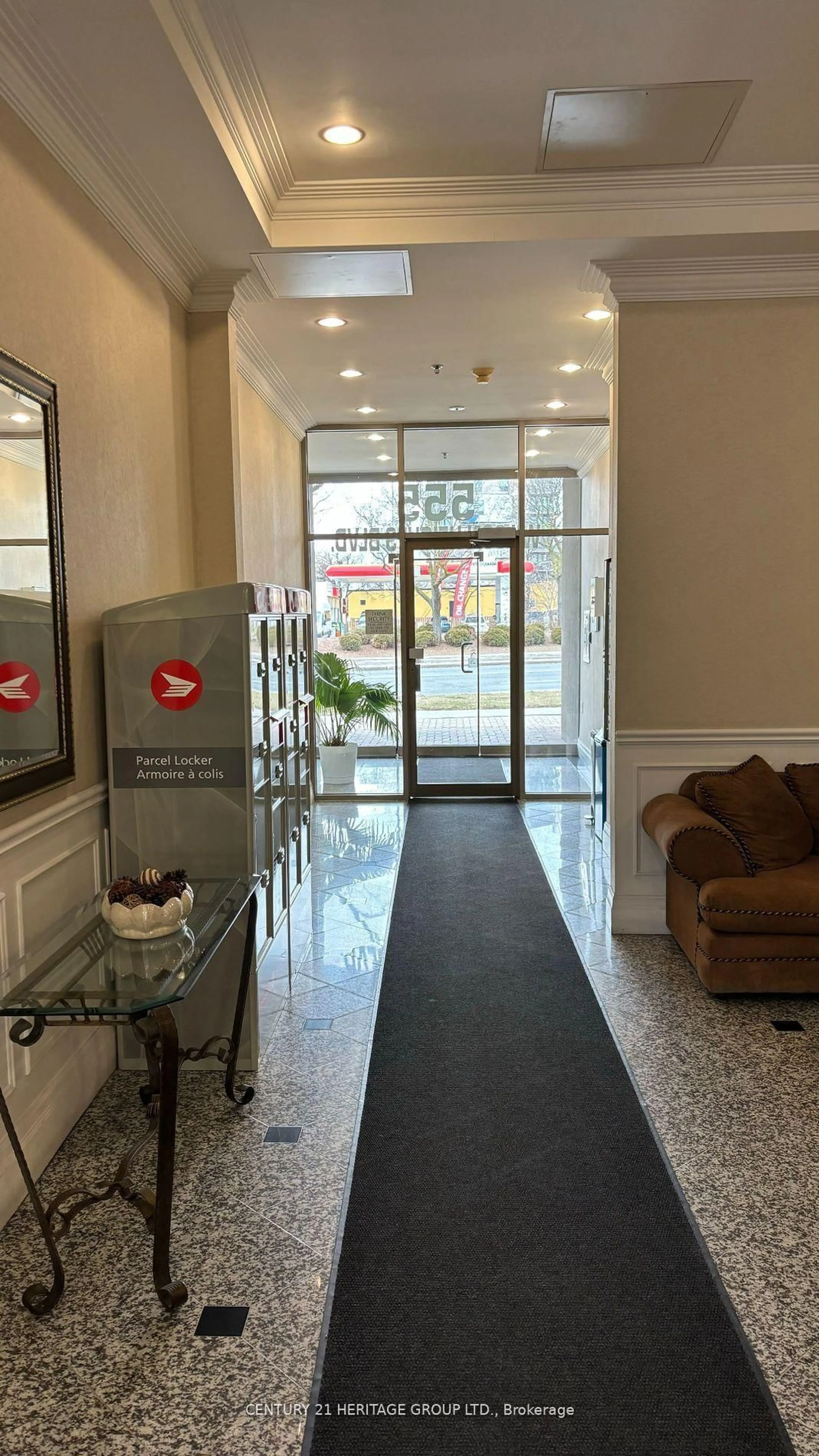 Indoor foyer for 555 Wilson Heights Blvd #503, Toronto Ontario M3H 6B5