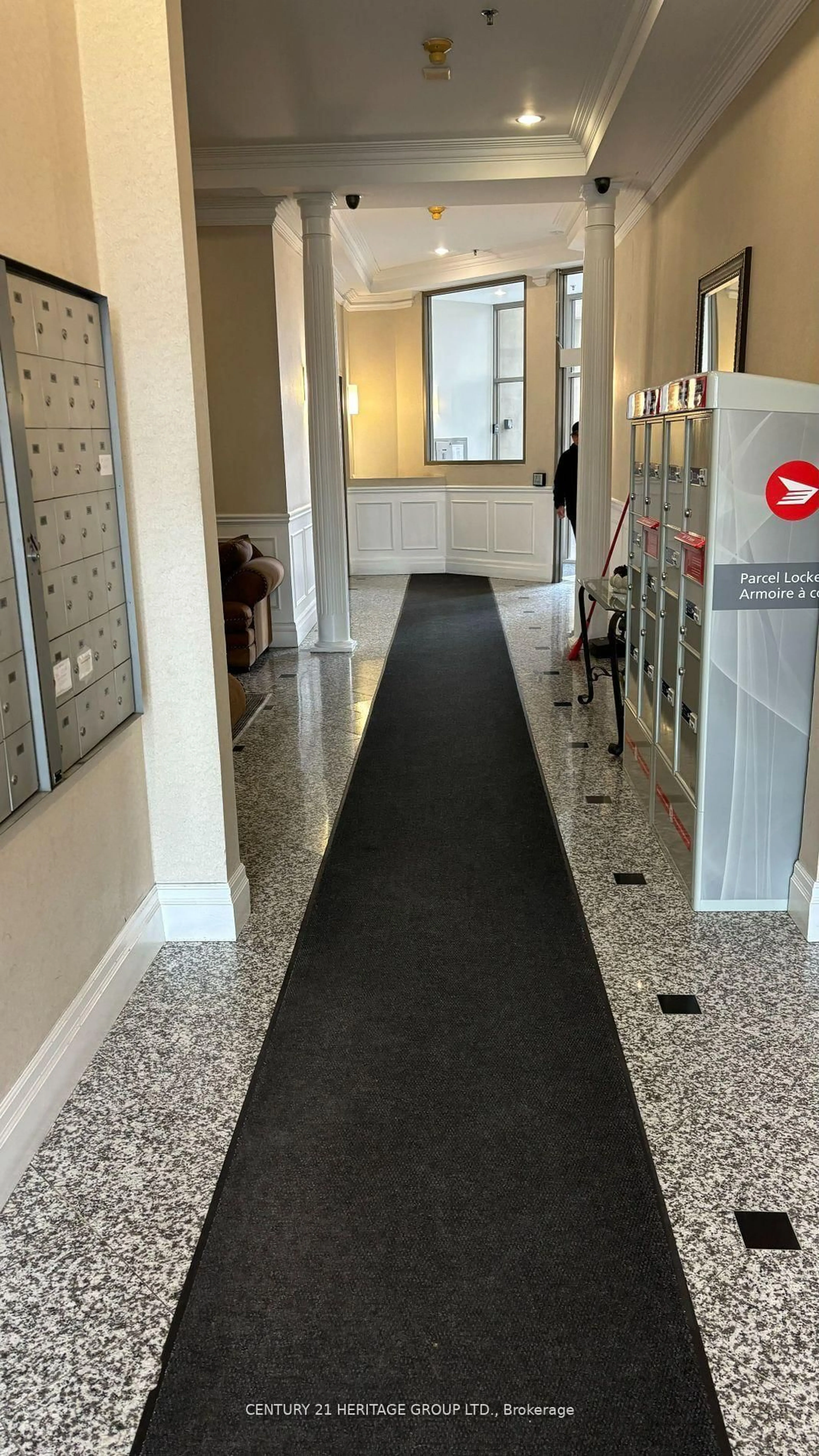 Indoor foyer for 555 Wilson Heights Blvd #503, Toronto Ontario M3H 6B5