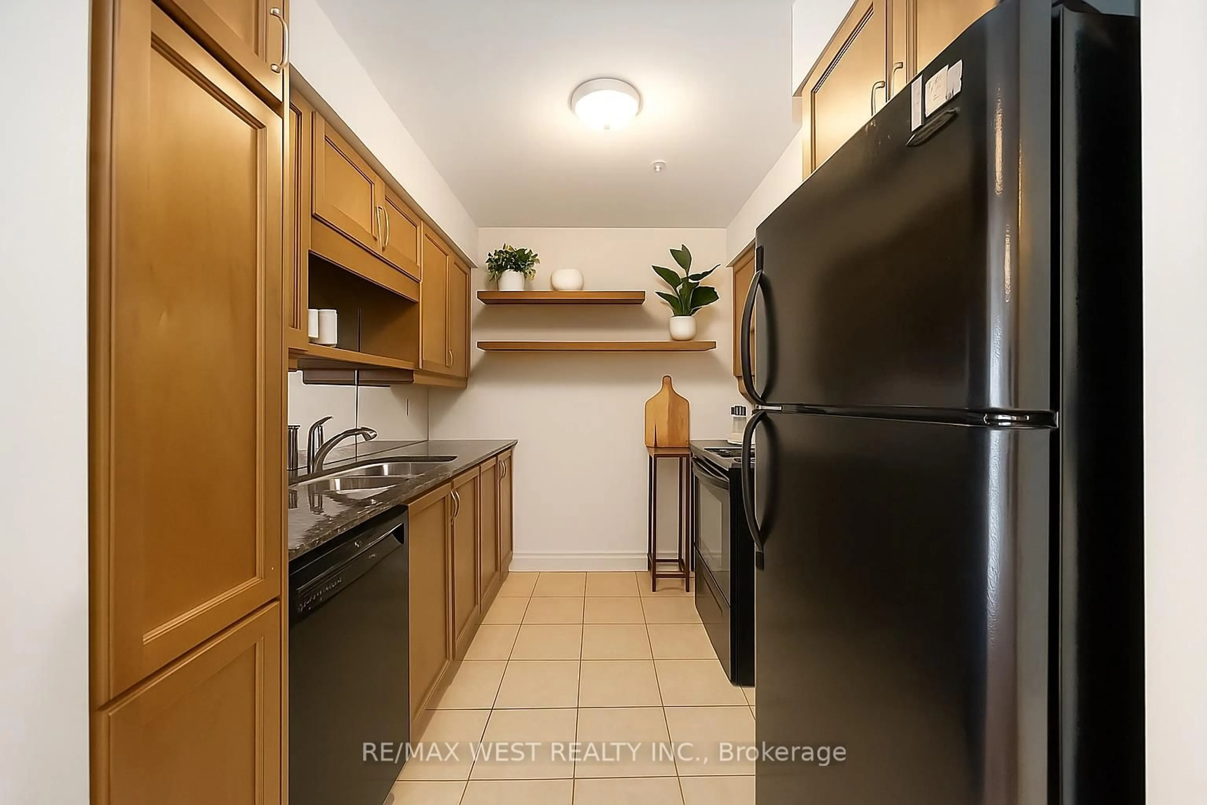 Standard kitchen, unknown for 12 Rean Dr #313, Toronto Ontario M2K 3C6