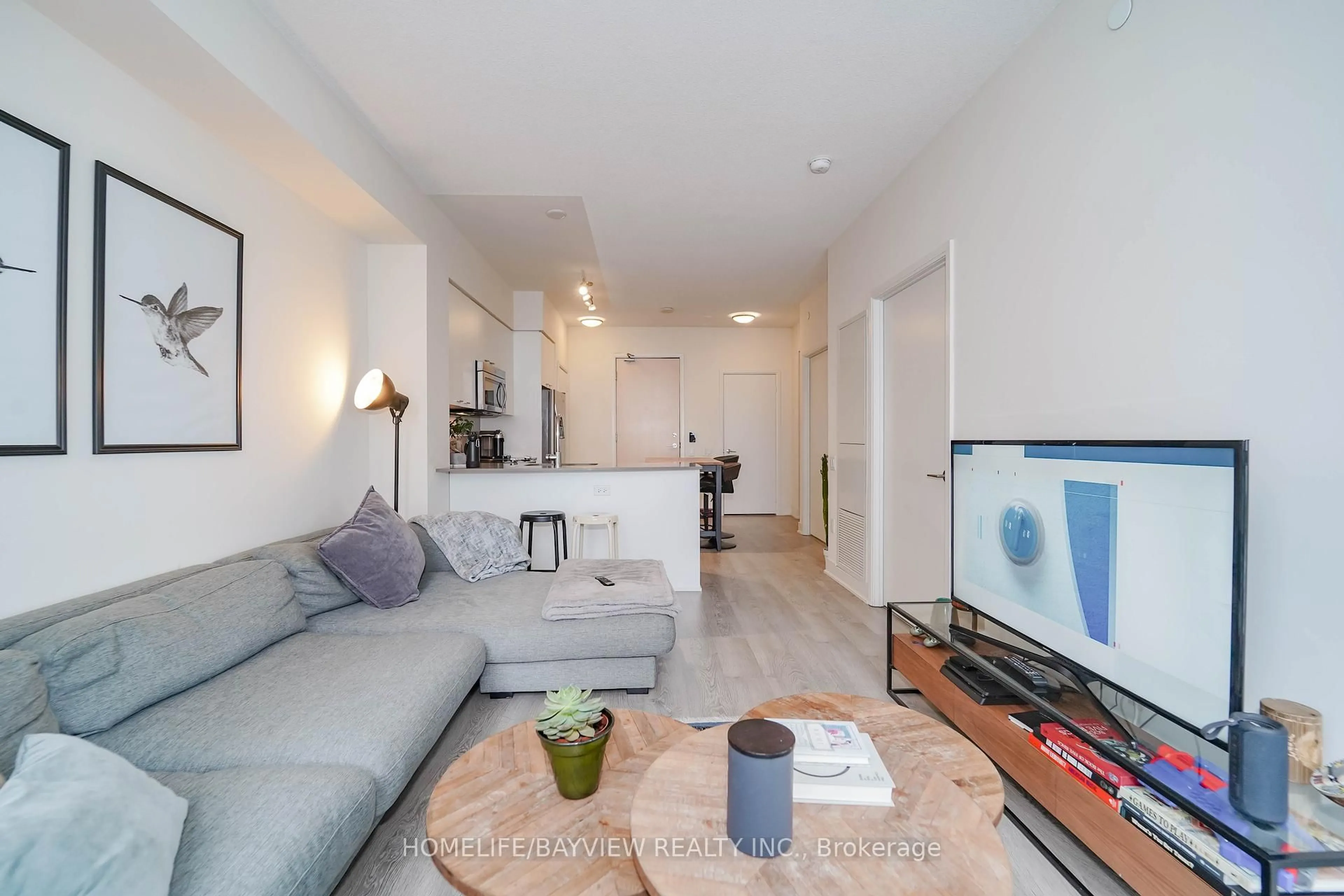 Living room with furniture, unknown for 30 Roehampton Ave #2901, Toronto Ontario M4P 0B9