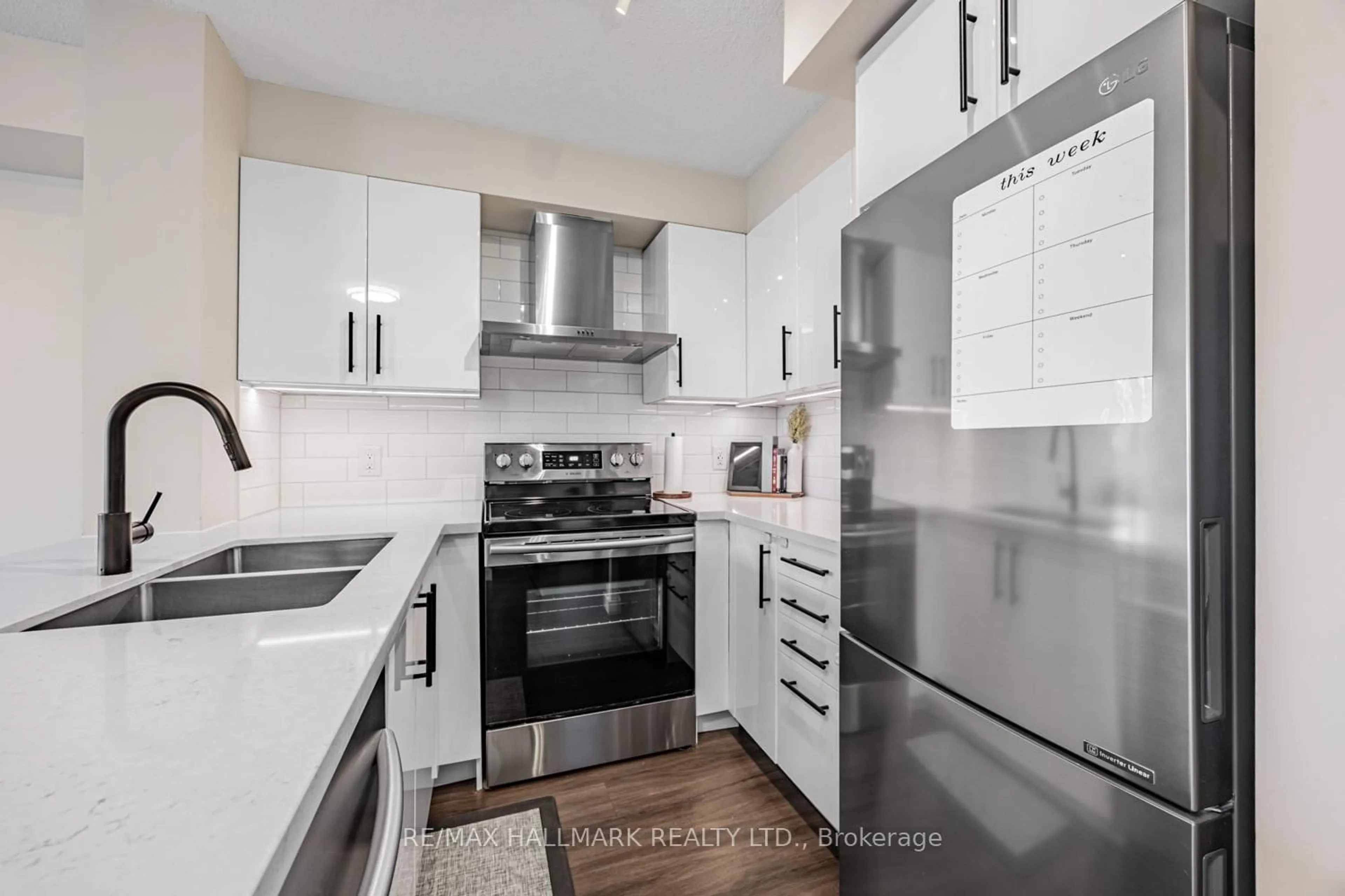 Standard kitchen, unknown for 120 Dallimore Circ #510, Toronto Ontario M3C 4J1