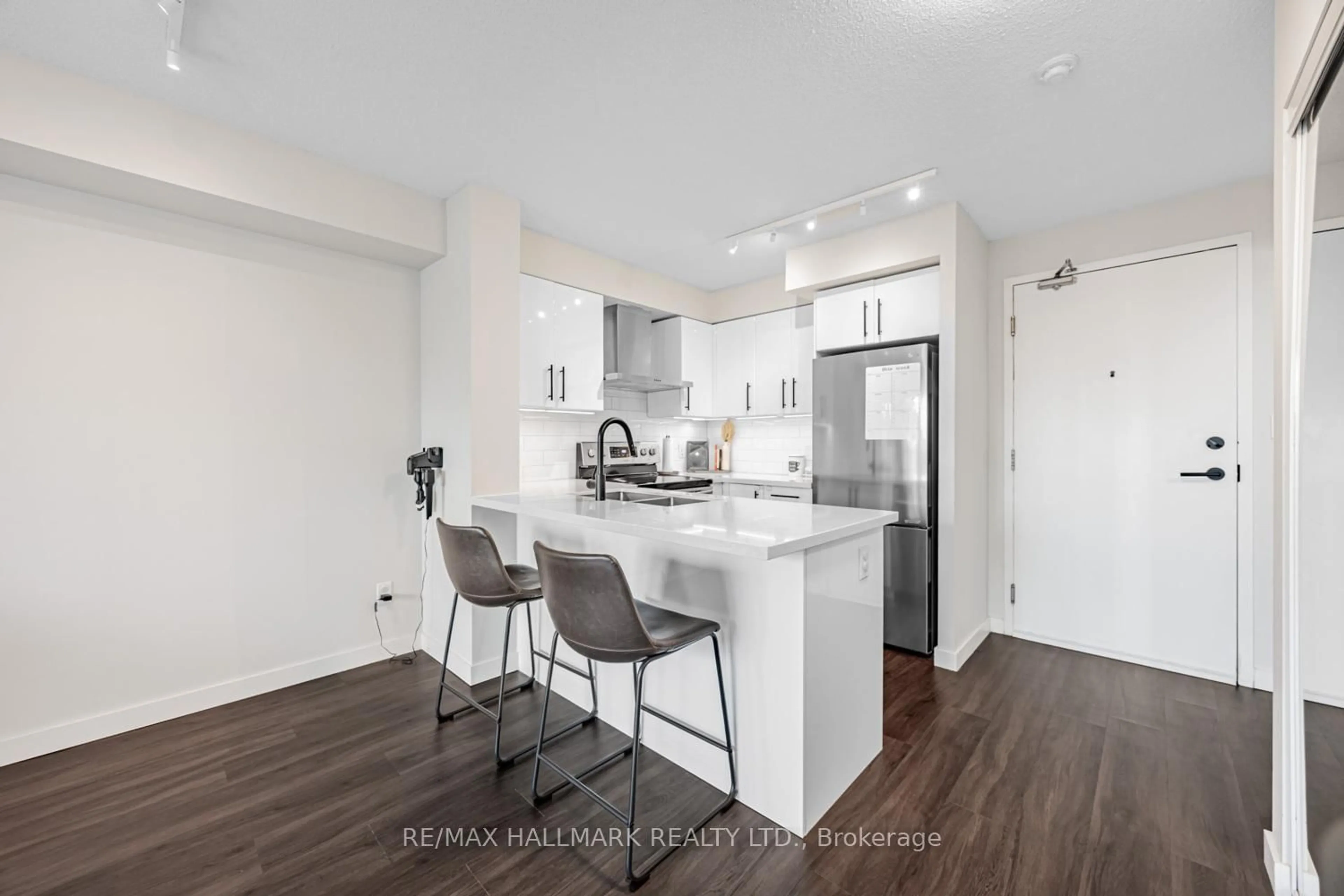 Open concept kitchen, unknown for 120 Dallimore Circ #510, Toronto Ontario M3C 4J1