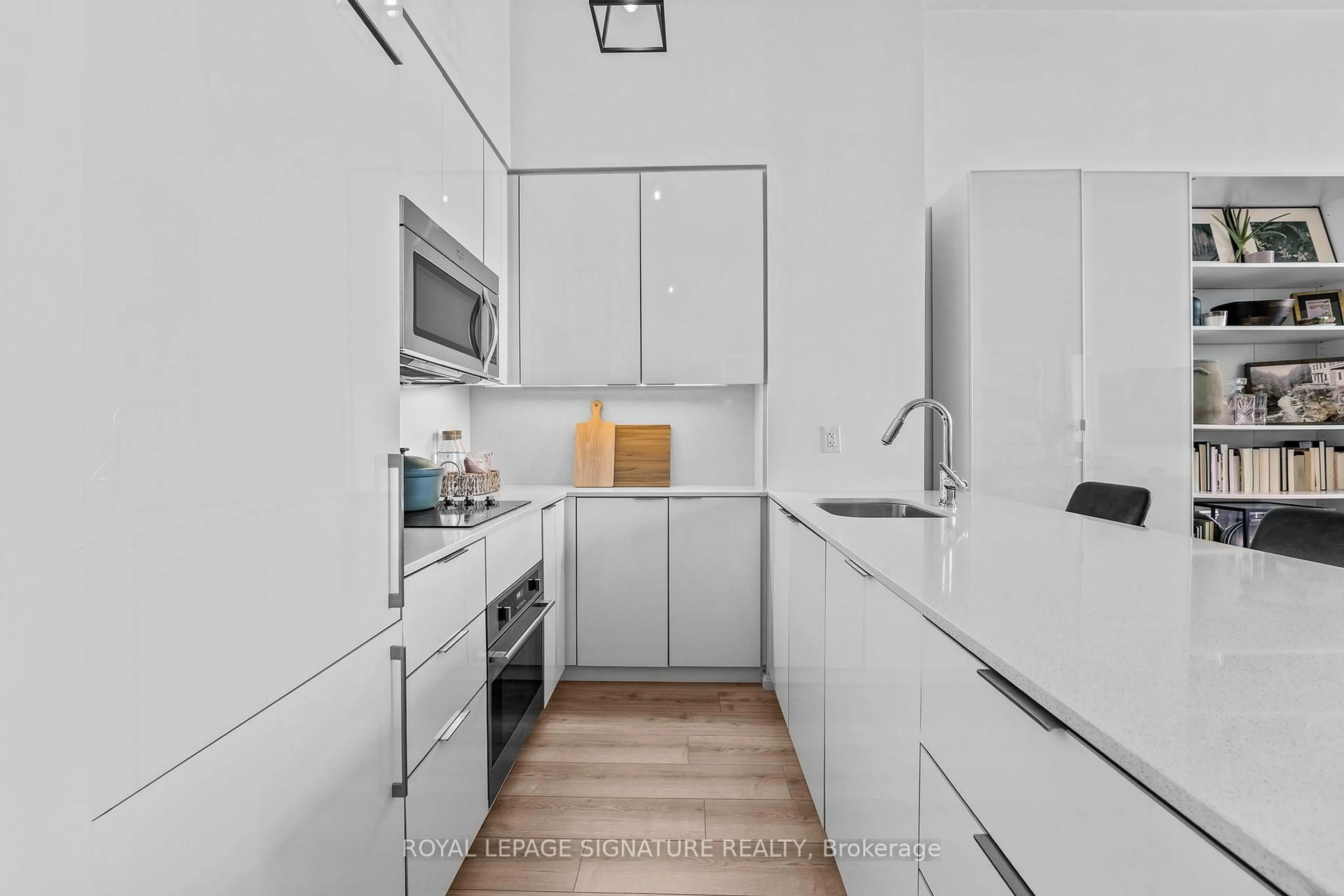 Standard kitchen, unknown for 5 Hanna Ave #PH09, Toronto Ontario M6K 0B3