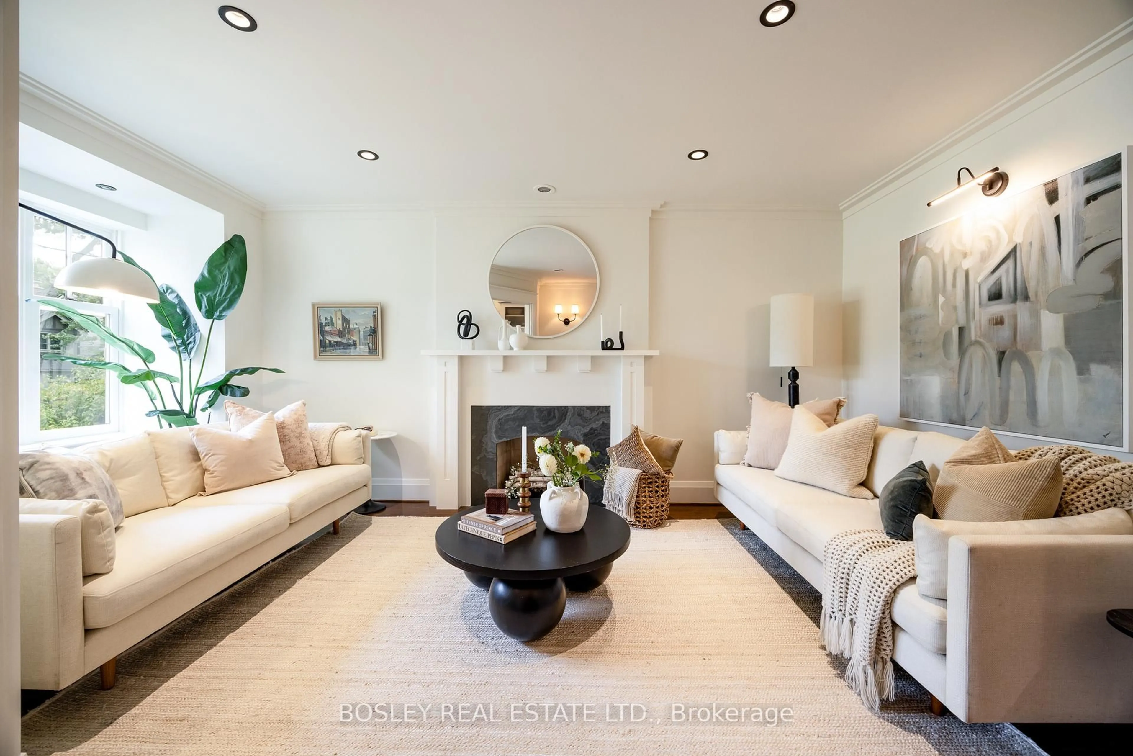 Living room with furniture, unknown for 351 Woburn Ave, Toronto Ontario M5M 1L3