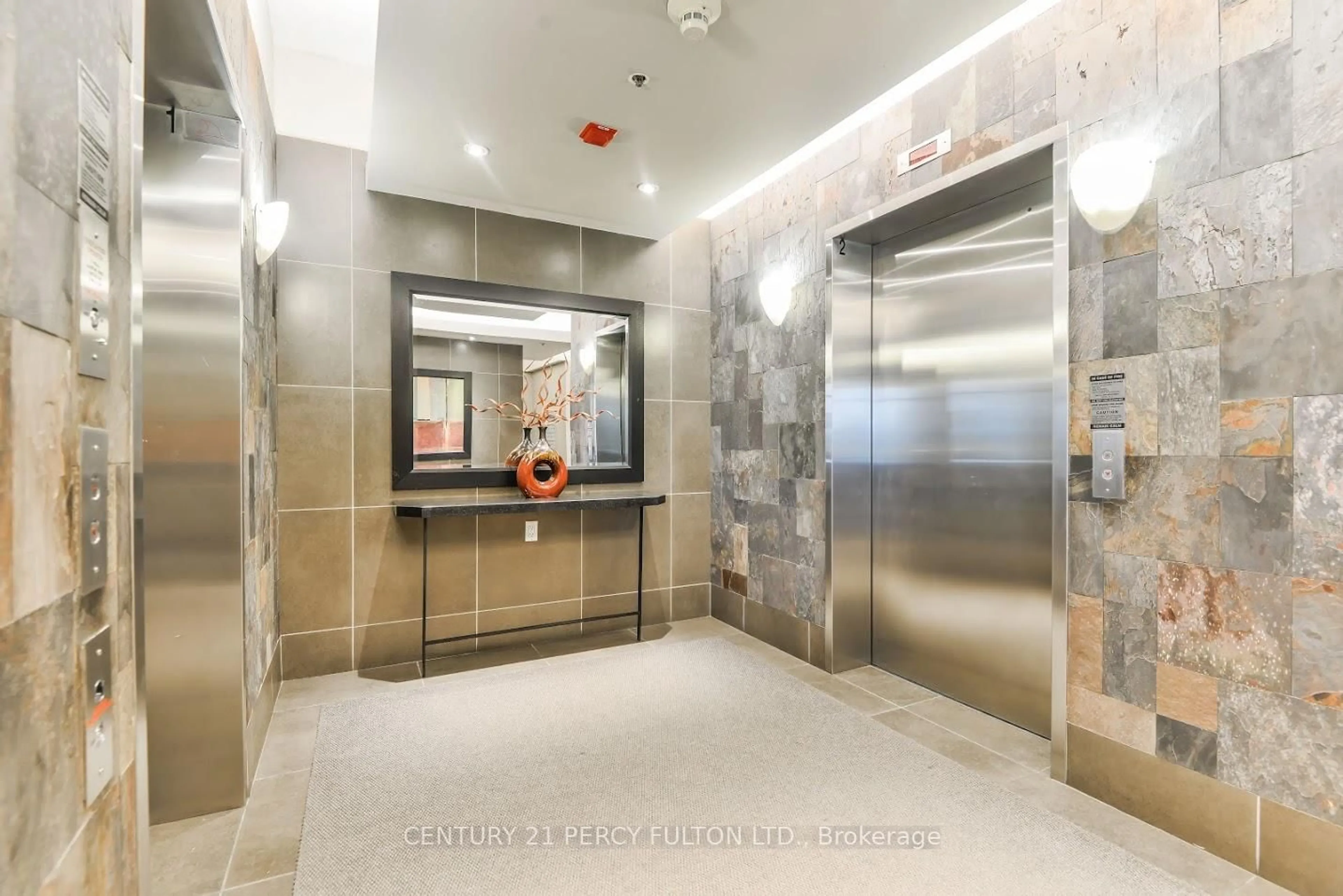 Indoor foyer for 1030 Sheppard Ave #212, Toronto Ontario M3H 6C1