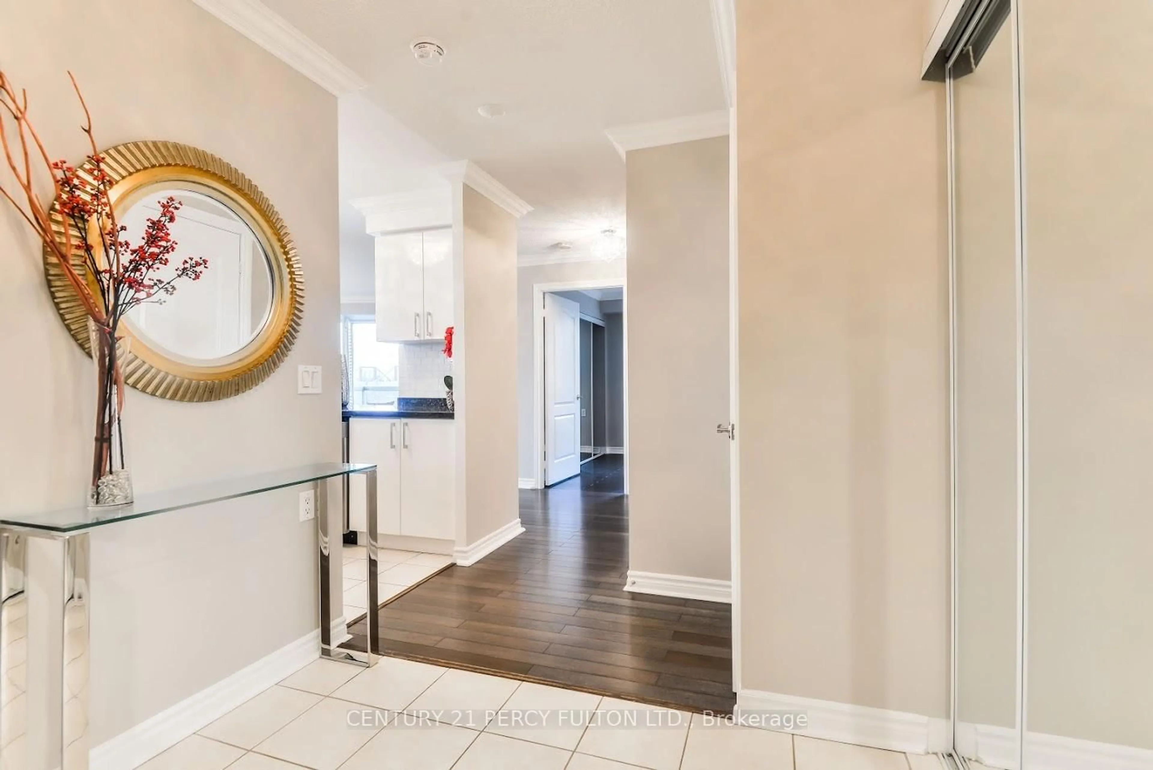 Indoor entryway for 1030 Sheppard Ave #212, Toronto Ontario M3H 6C1