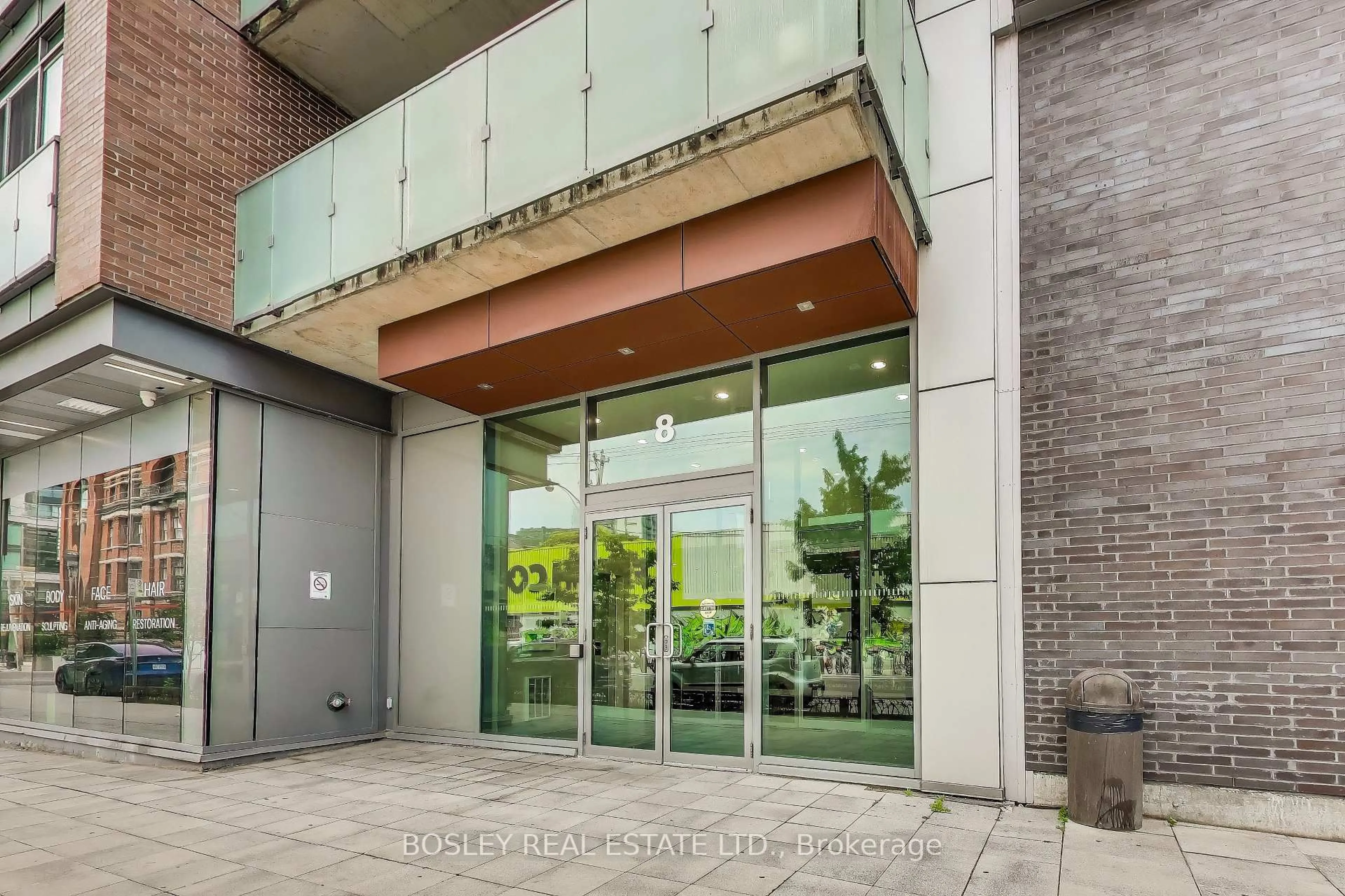 Indoor foyer for 8 Gladstone Ave #403, Toronto Ontario M6J 0B3
