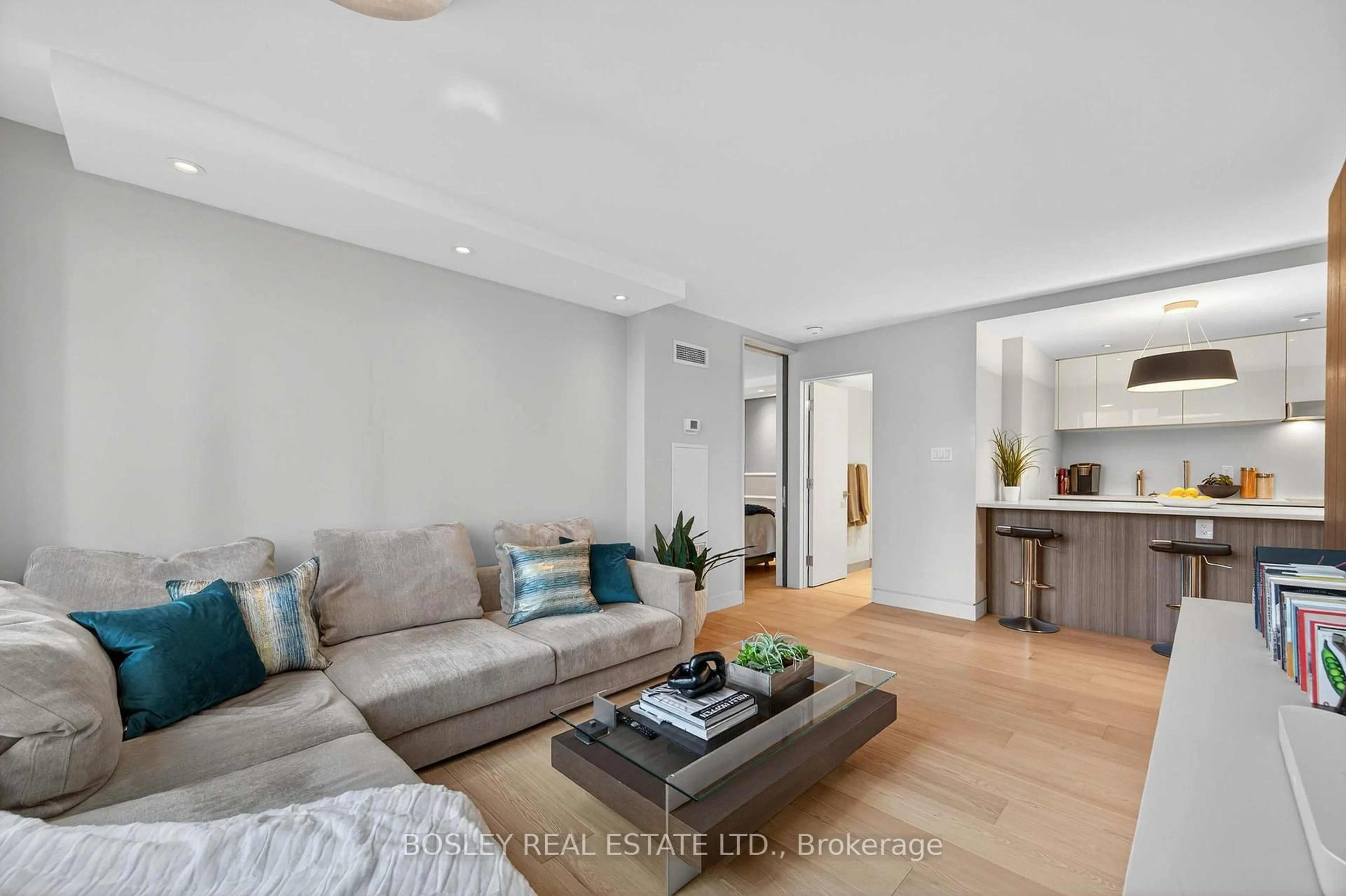 Living room with furniture, unknown for 40 Scollard St #1502, Toronto Ontario M5R 3S1