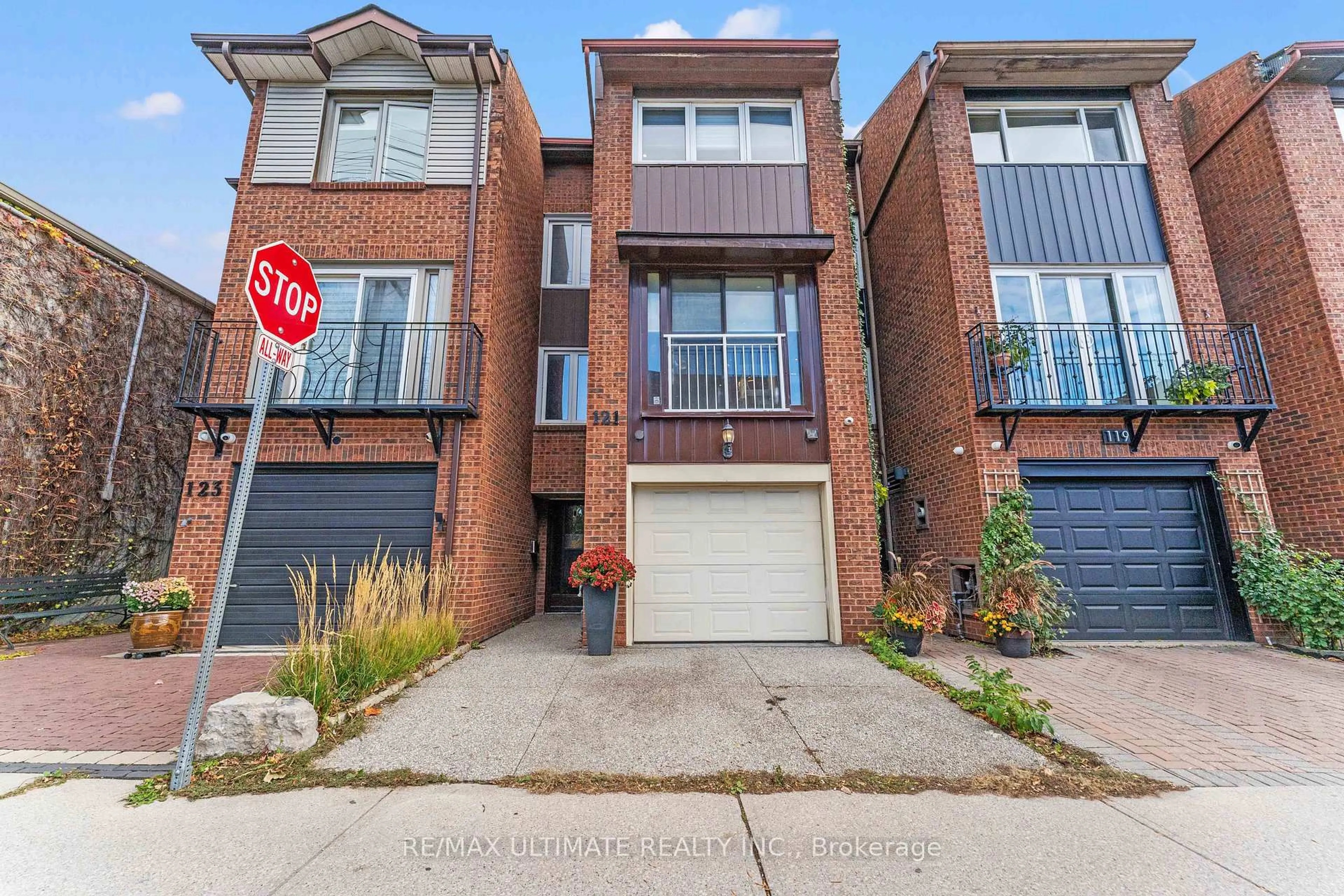 Home with brick exterior material, street for 121 Tecumseth St, Toronto Ontario M6J 2H2