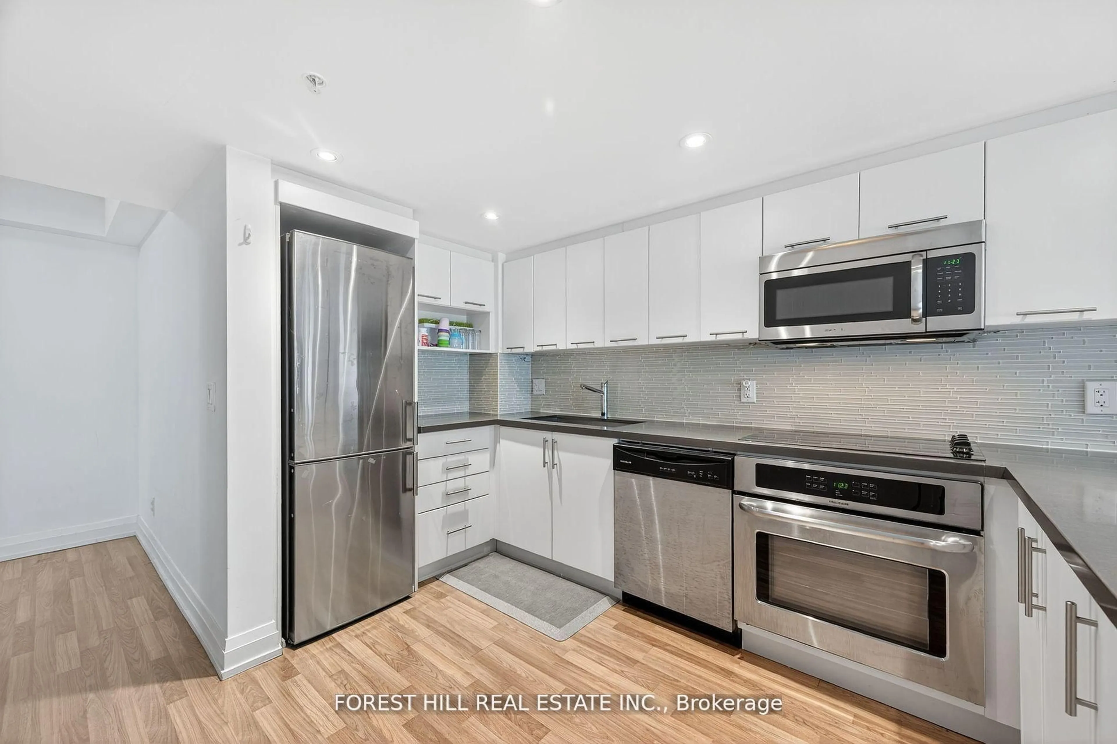 Standard kitchen, unknown for 565 Wilson Ave #W1204, Toronto Ontario M3H 0C6