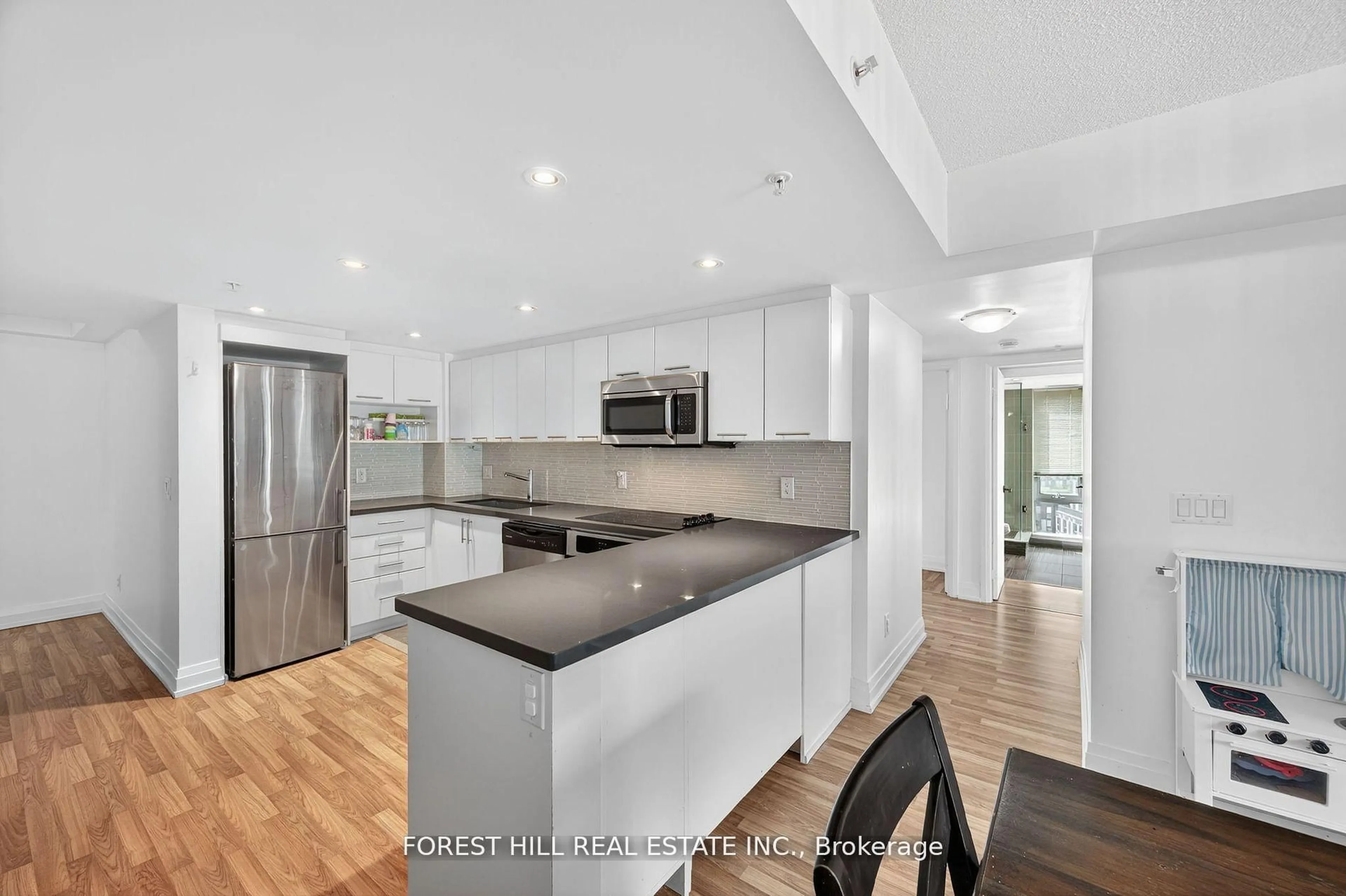 Open concept kitchen, unknown for 565 Wilson Ave #W1204, Toronto Ontario M3H 0C6