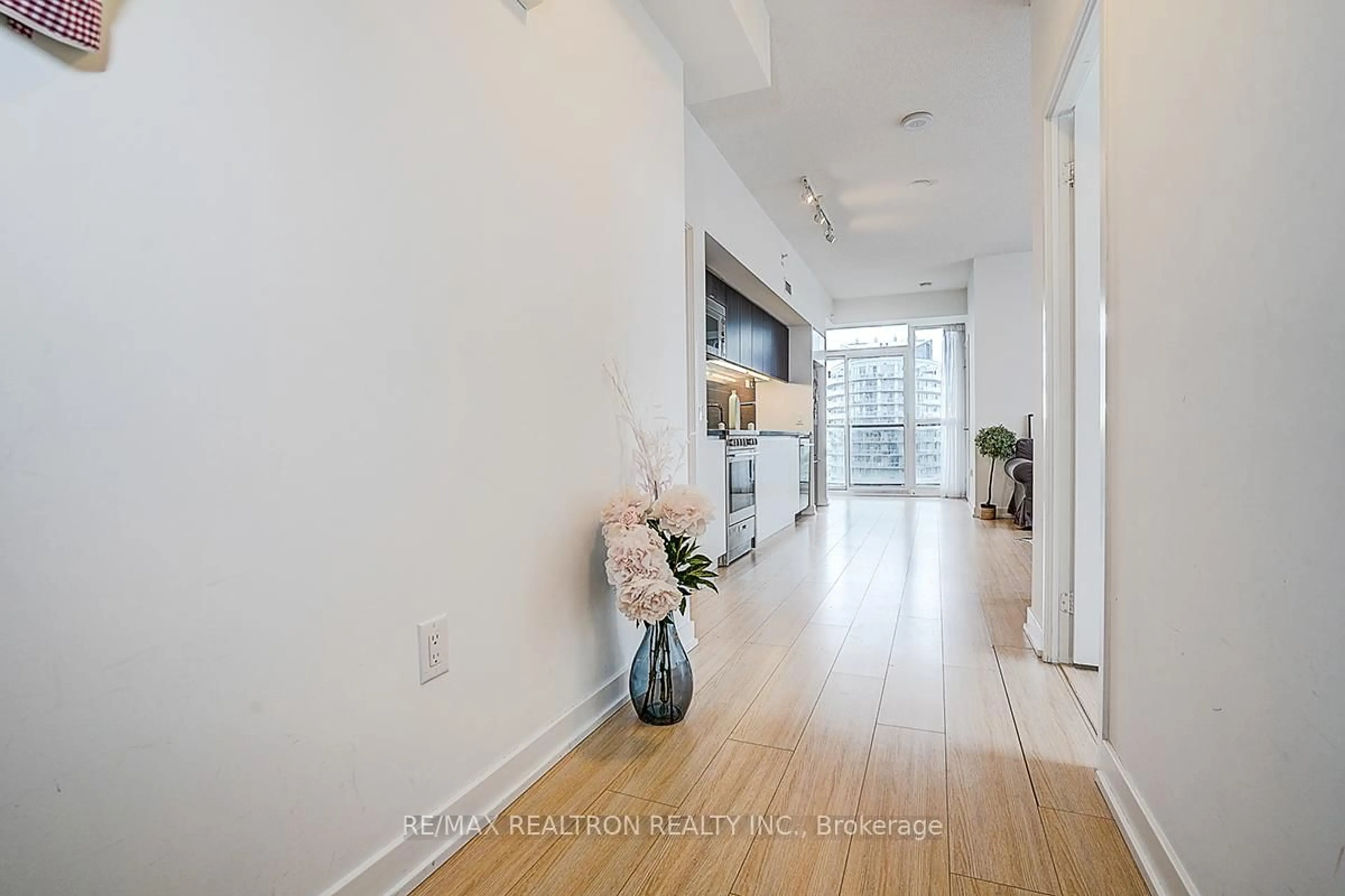 Indoor entryway for 85 Queens Wharf Rd #2606, Toronto Ontario M5V 0J9