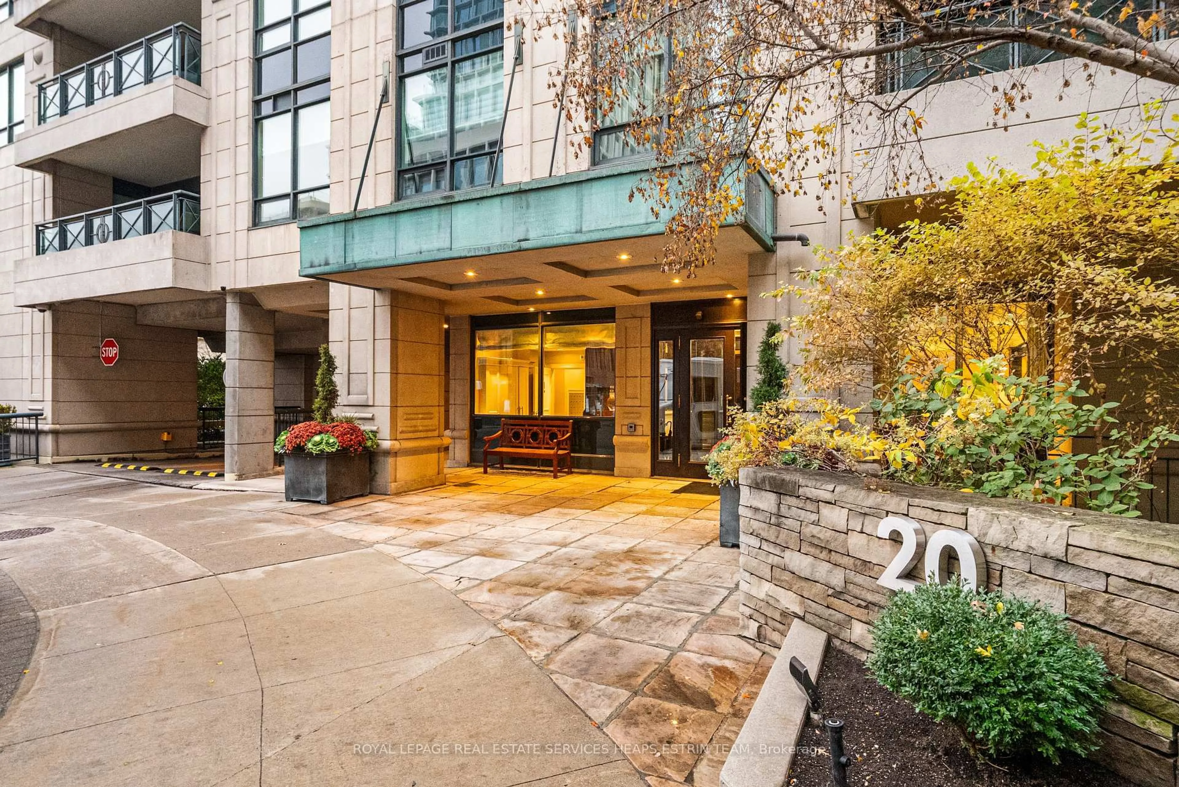 Unknown for 20 Scrivener Sq #620, Toronto Ontario M4W 3X9