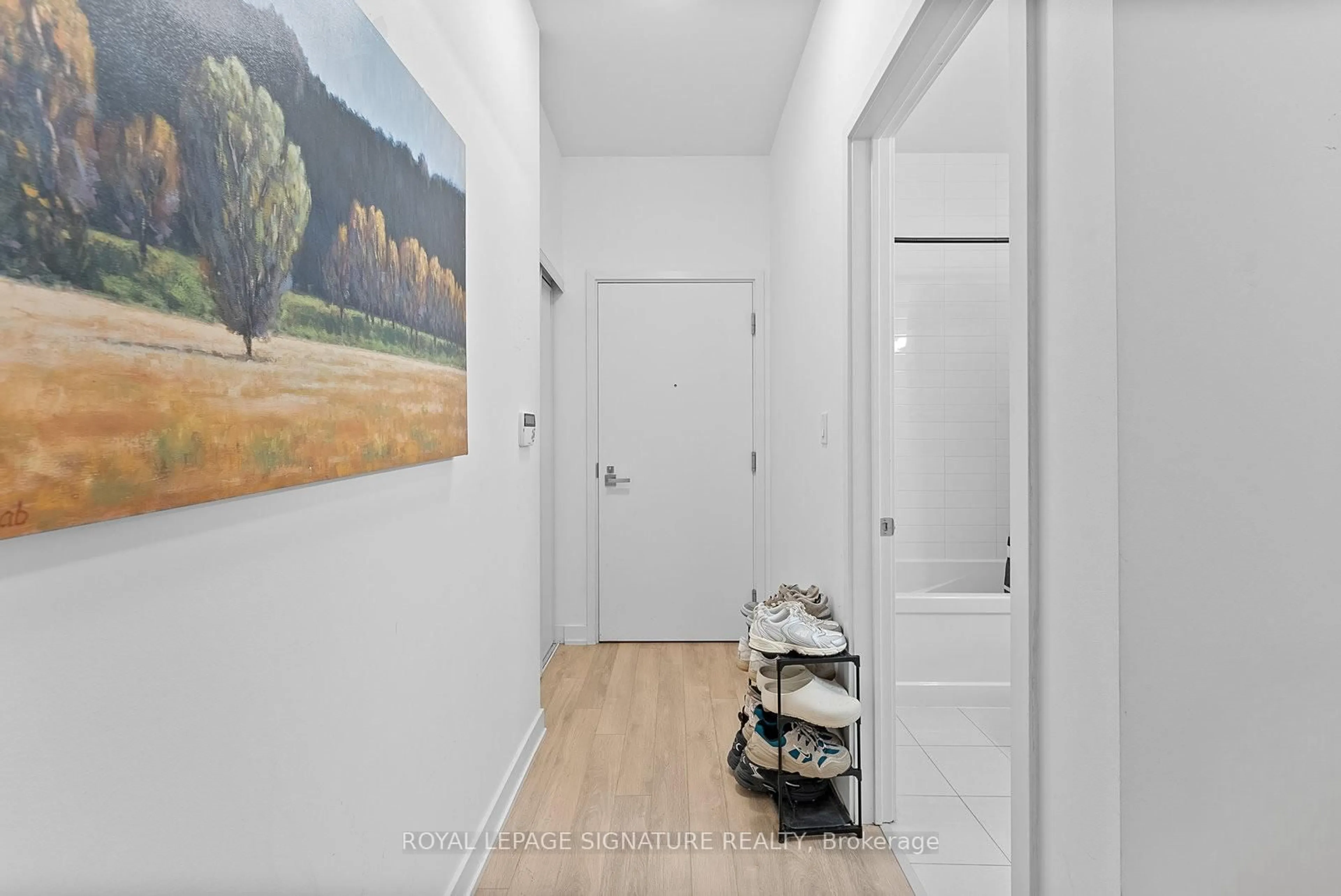 Indoor entryway for 50 Ordnance St #405, Toronto Ontario M6K 0C9