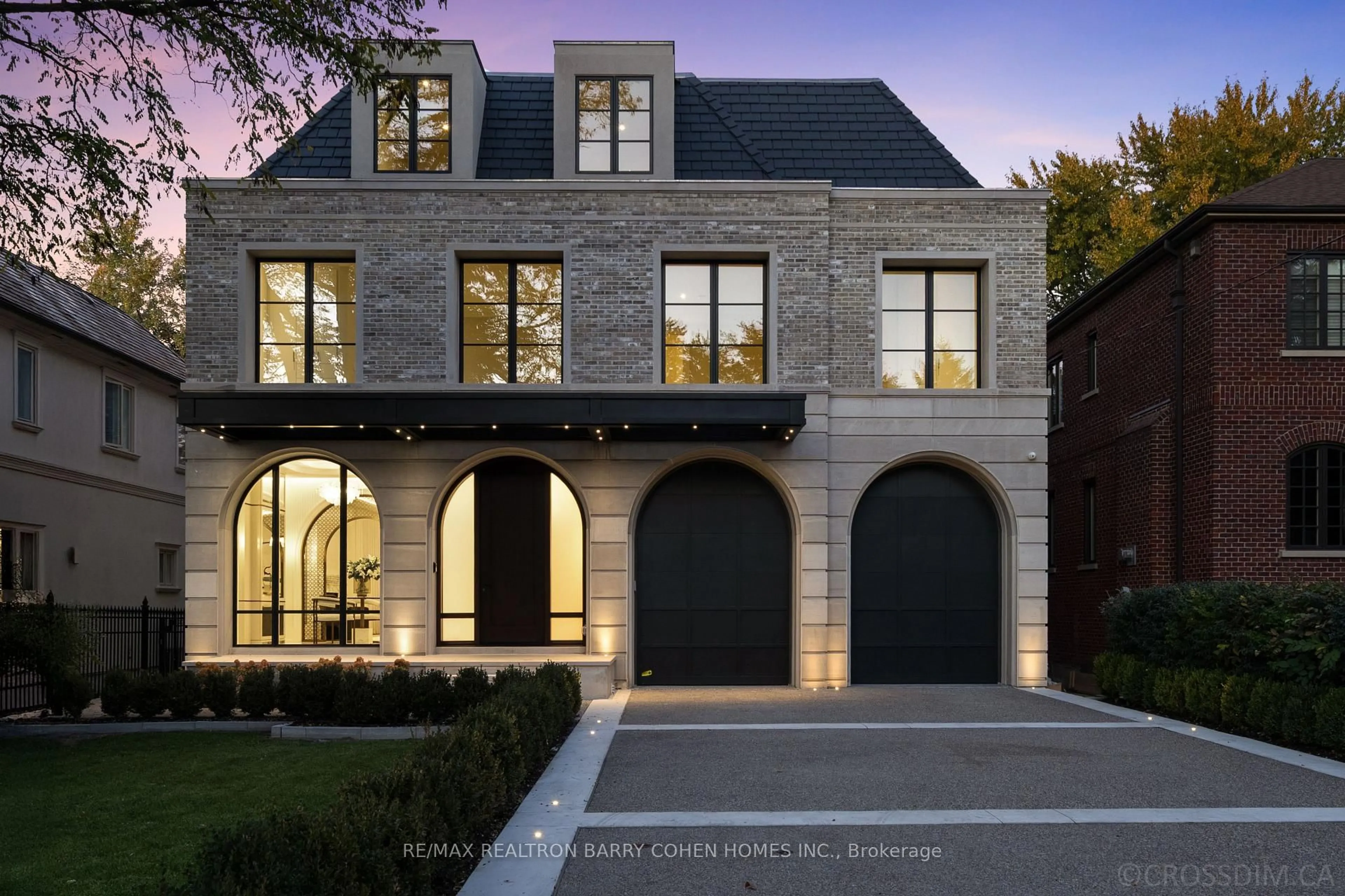 Home with brick exterior material, street for 117 Yonge Blvd, Toronto Ontario M5M 3H2