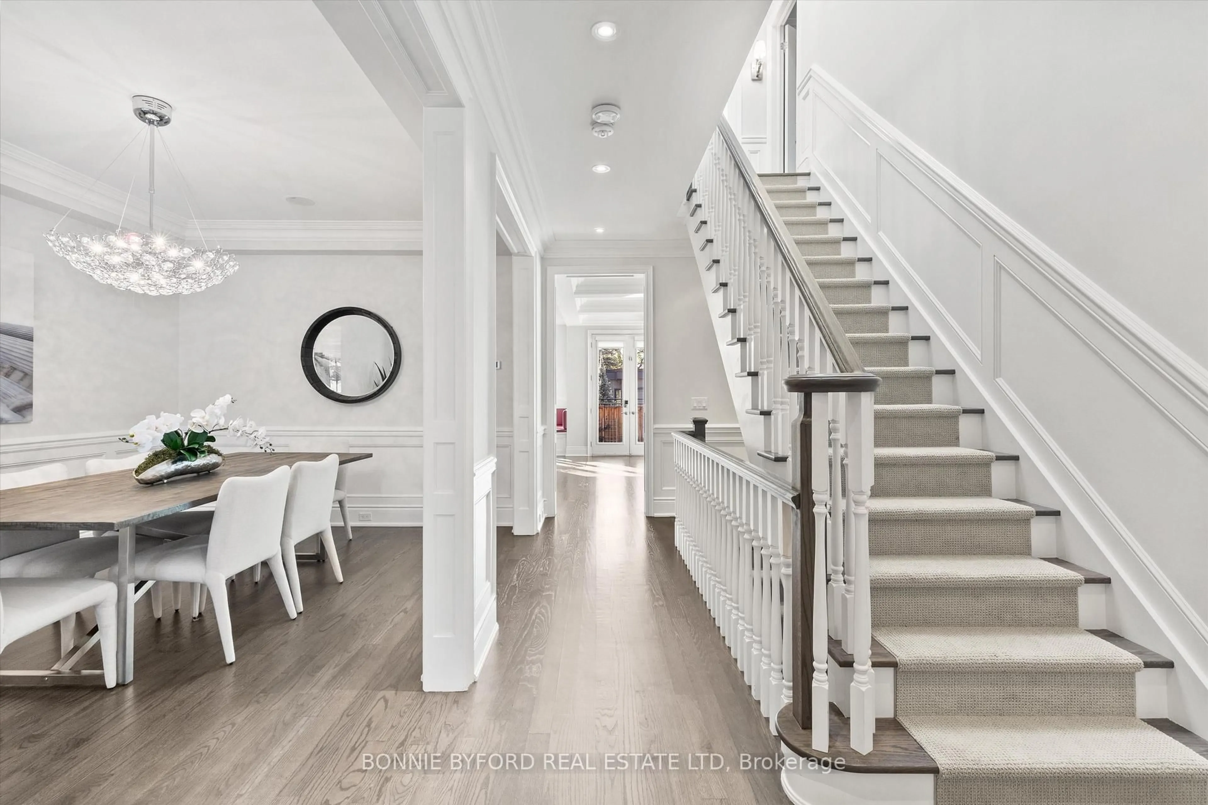 Unknown for 64 Bessborough Dr, Toronto Ontario M4G 3H9