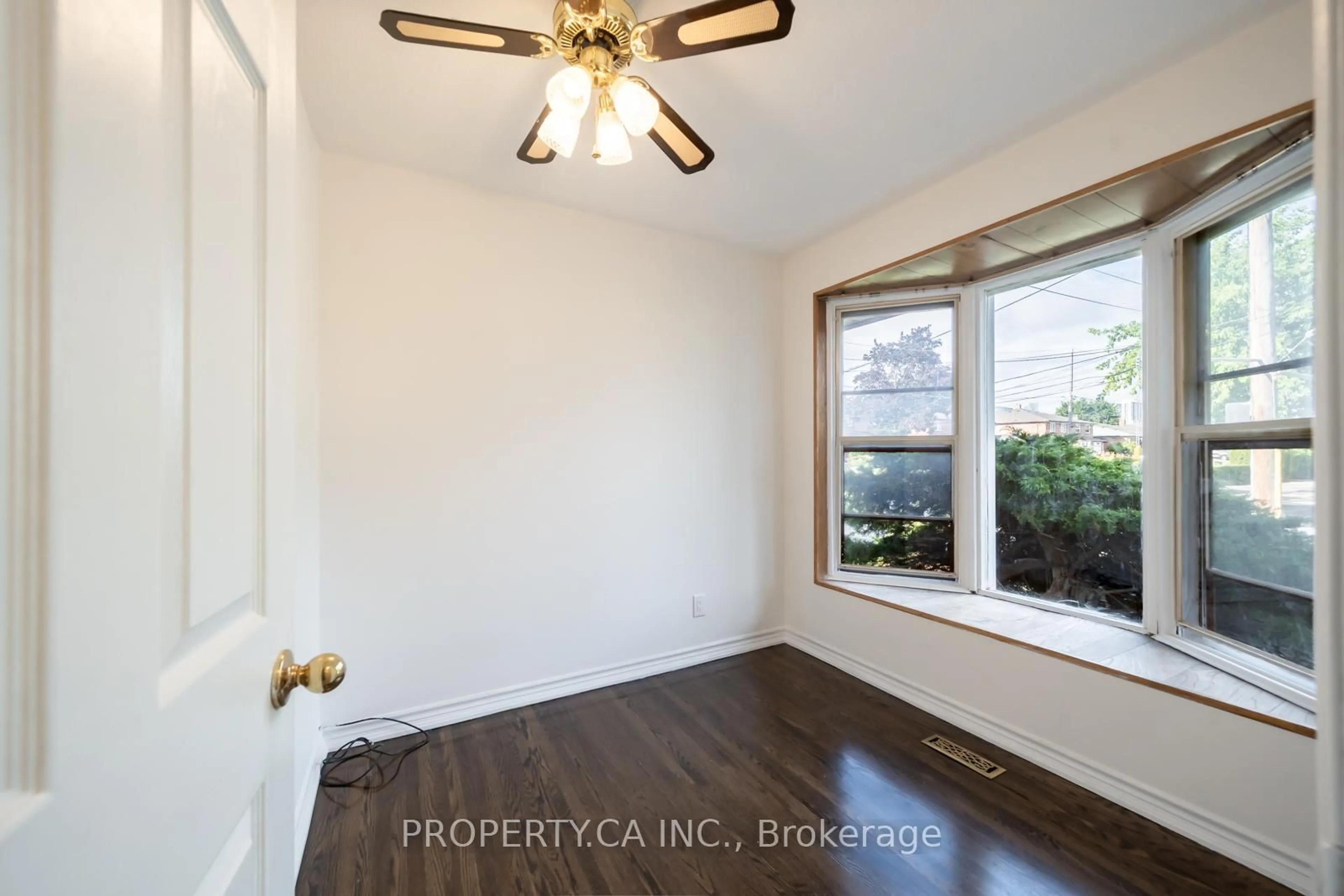 A pic of a room for 98 Tanjoe Cres, Toronto Ontario M2M 1P7