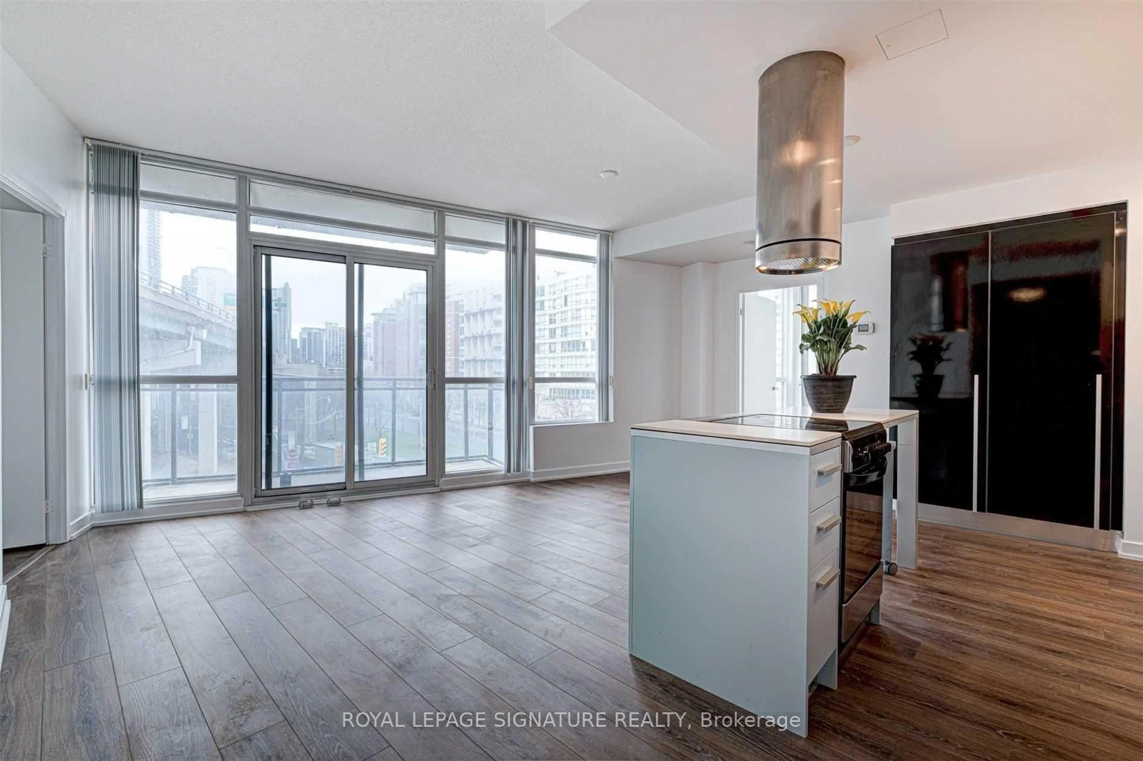 Open concept kitchen, unknown for 38 Dan Leckie Way #507, Toronto Ontario M5V 2V6