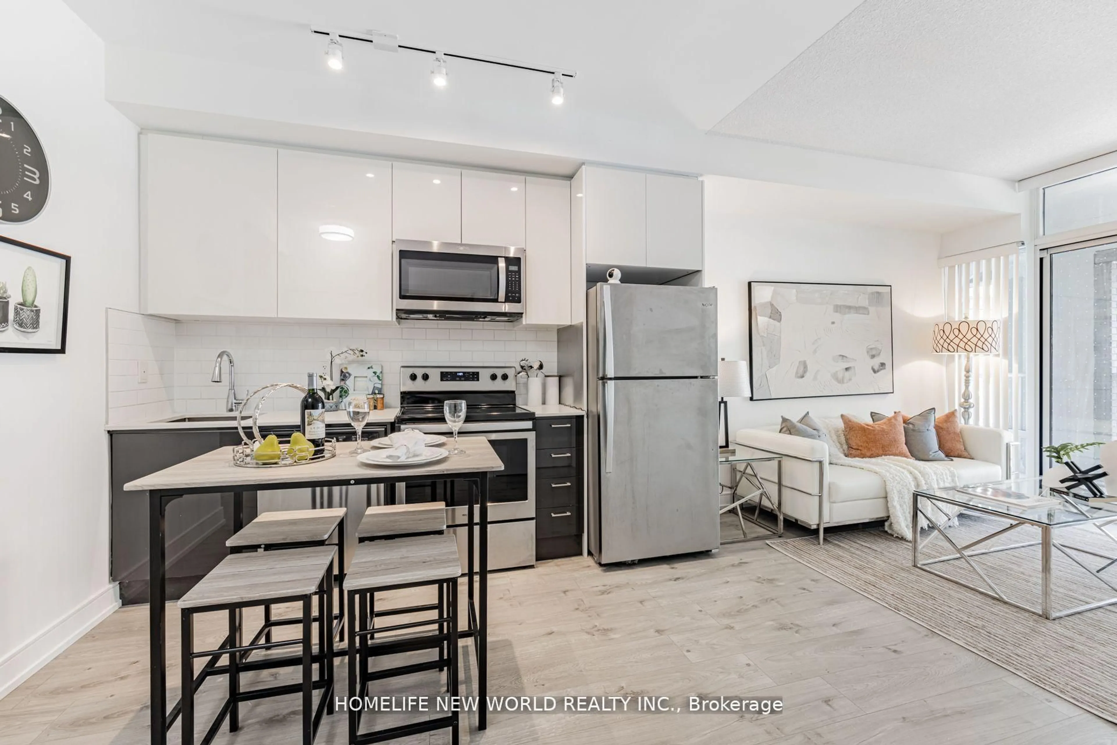 Open concept kitchen, ceramic/tile floor for 621 Sheppard Ave #250, Toronto Ontario M2K 1B5