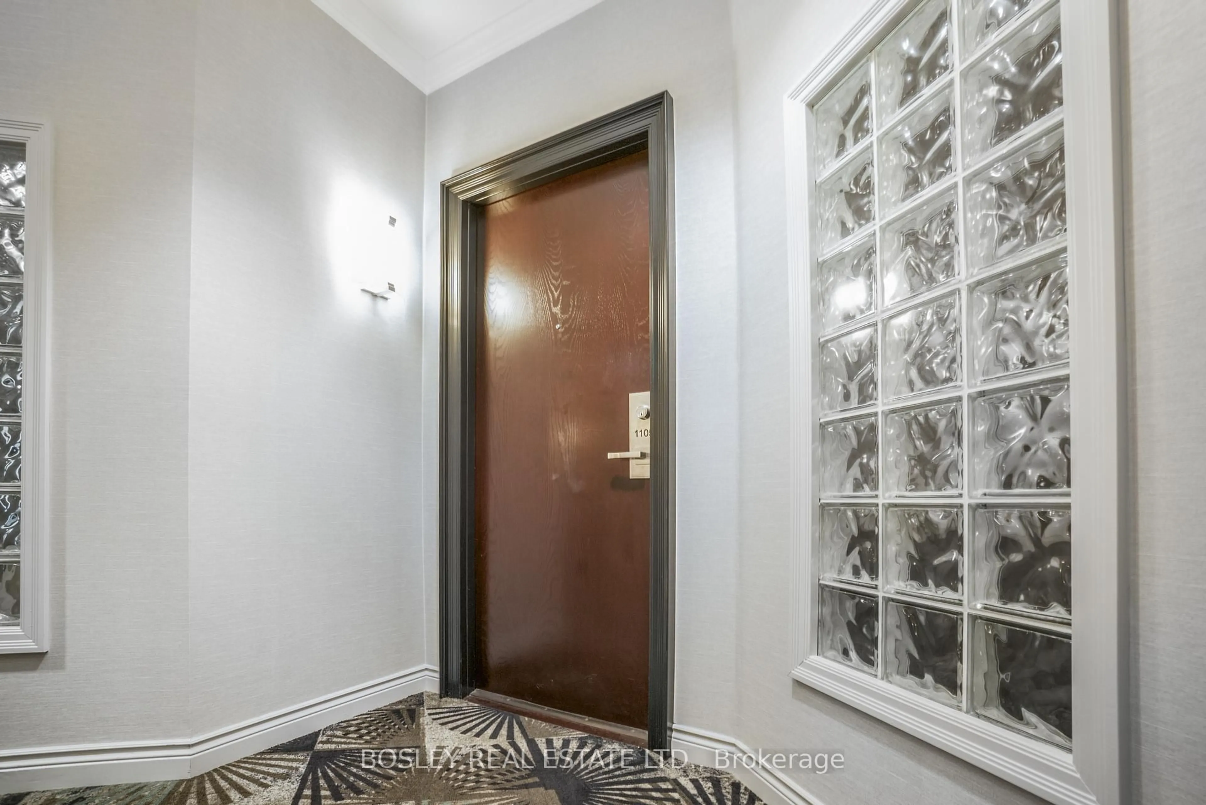 Indoor foyer for 7 King St #1105, Toronto Ontario M5C 3C5