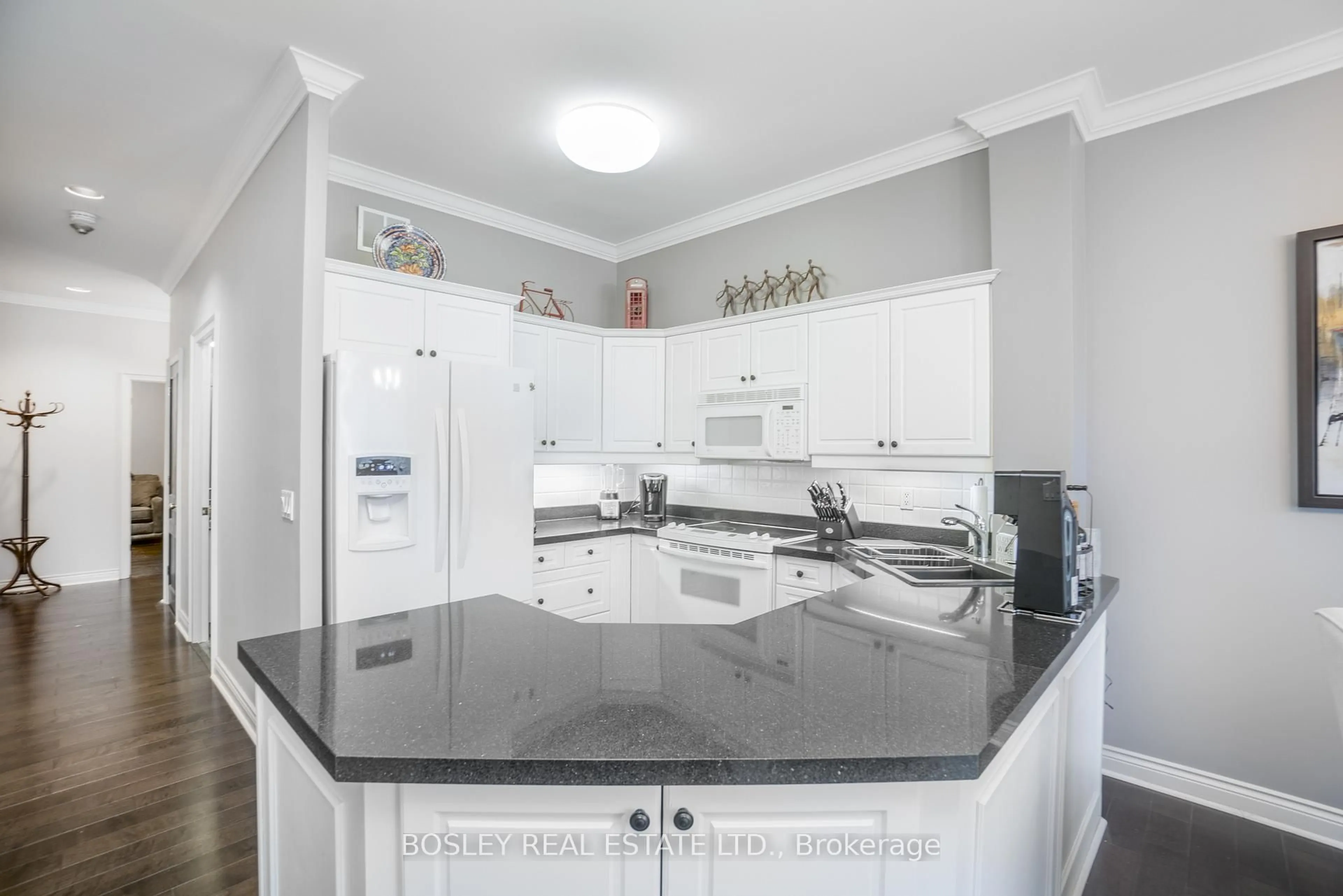 Standard kitchen, ceramic/tile floor for 7 King St #1105, Toronto Ontario M5C 3C5