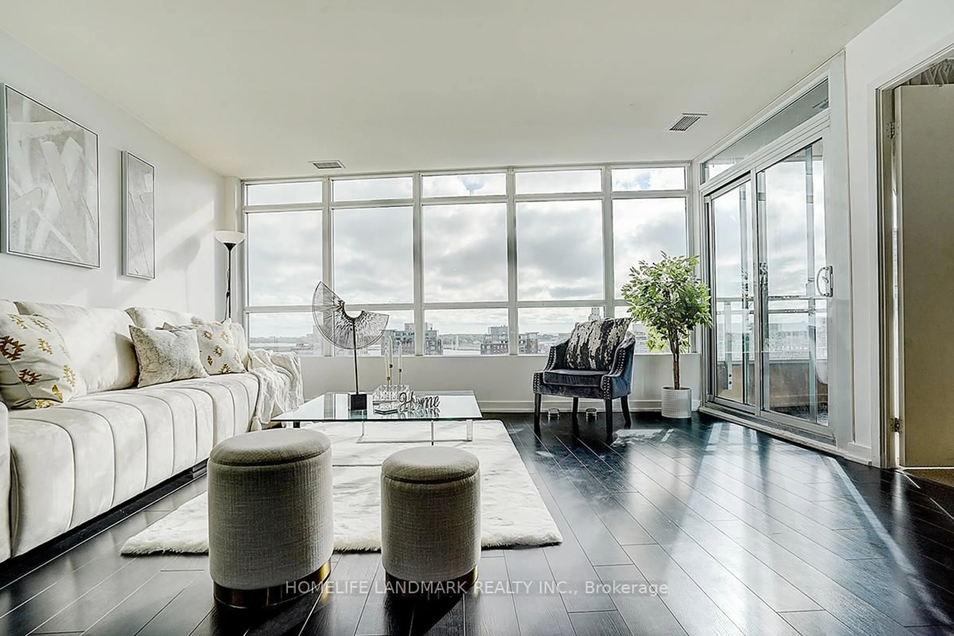 Living room with furniture, unknown for 10 Capreol Crt #1007, Toronto Ontario M5V 4A5