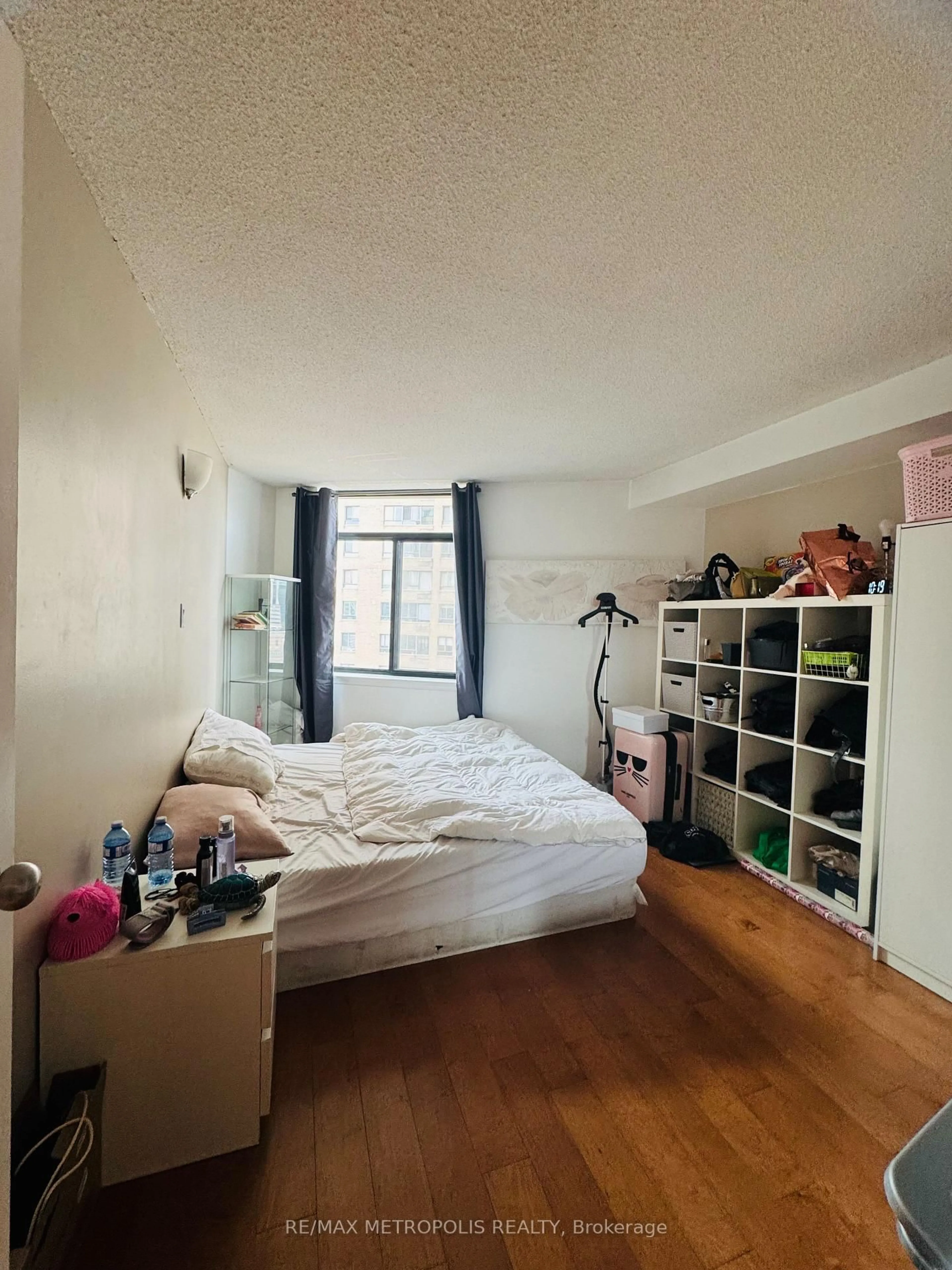 A pic of a room for 250 Queens Quay #704, Toronto Ontario M5J 2N2