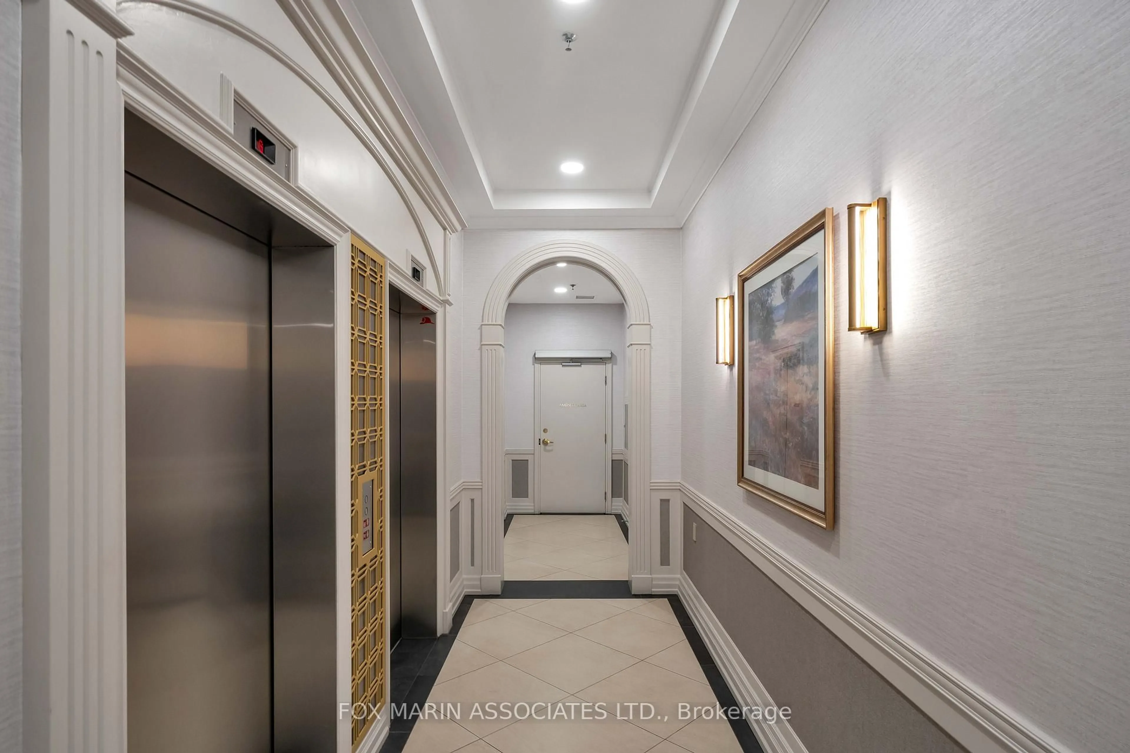 Indoor foyer for 1 Deer Park Cres #701, Toronto Ontario M4V 3C4