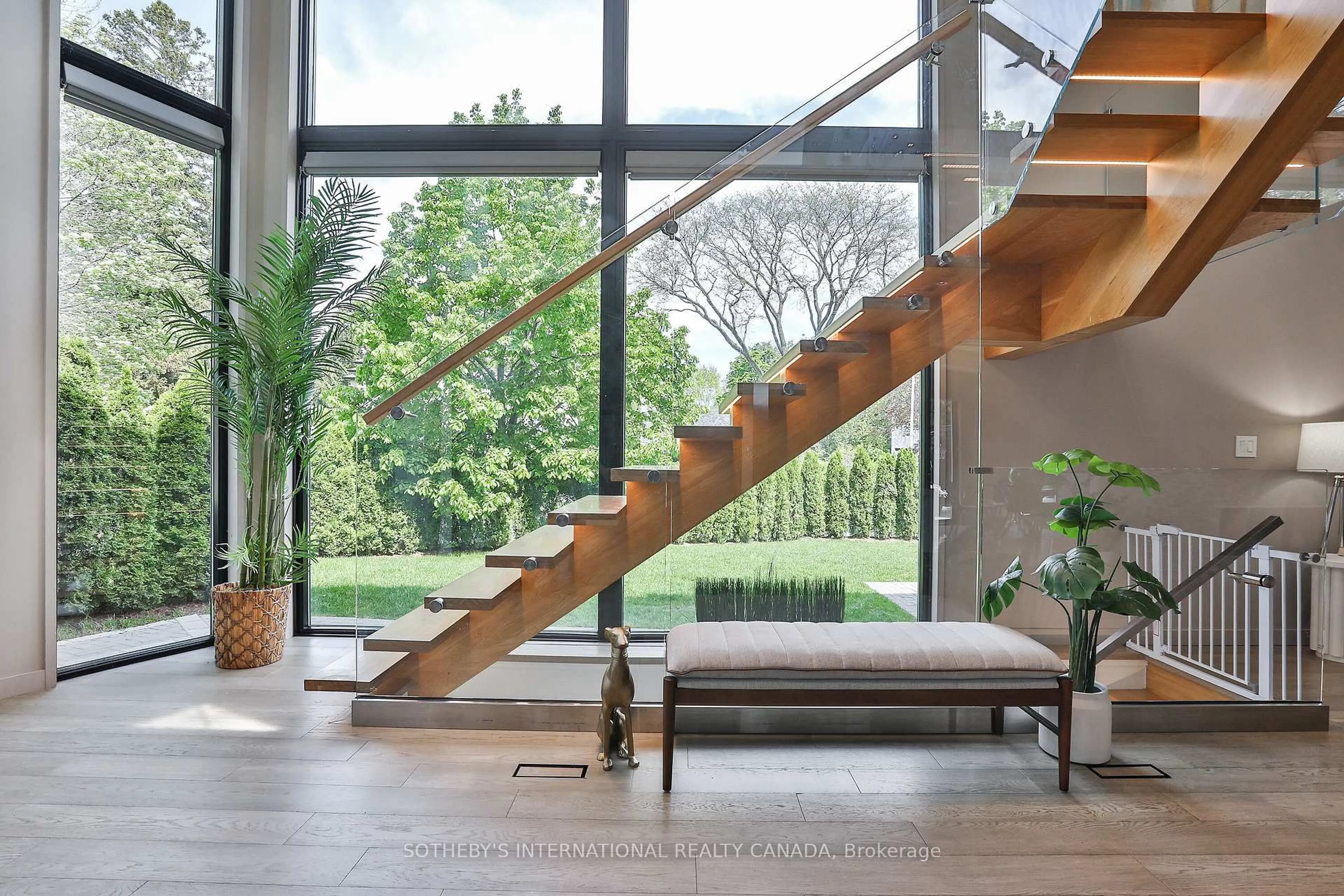 Unknown for 31 Overton Cres, Toronto Ontario M3B 2V4