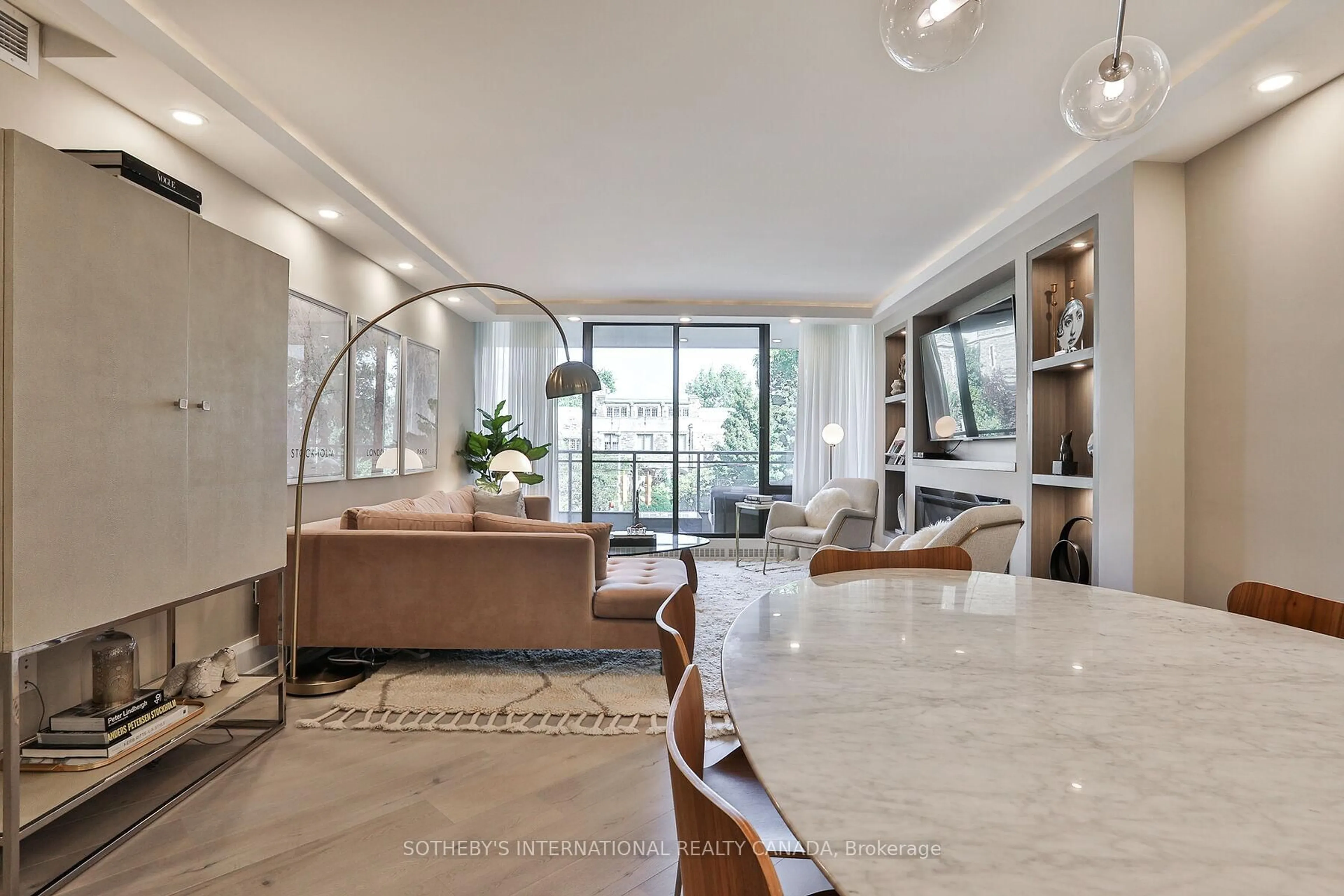 Unknown for 235 St Clair Ave #301, Toronto Ontario M4V 1R4