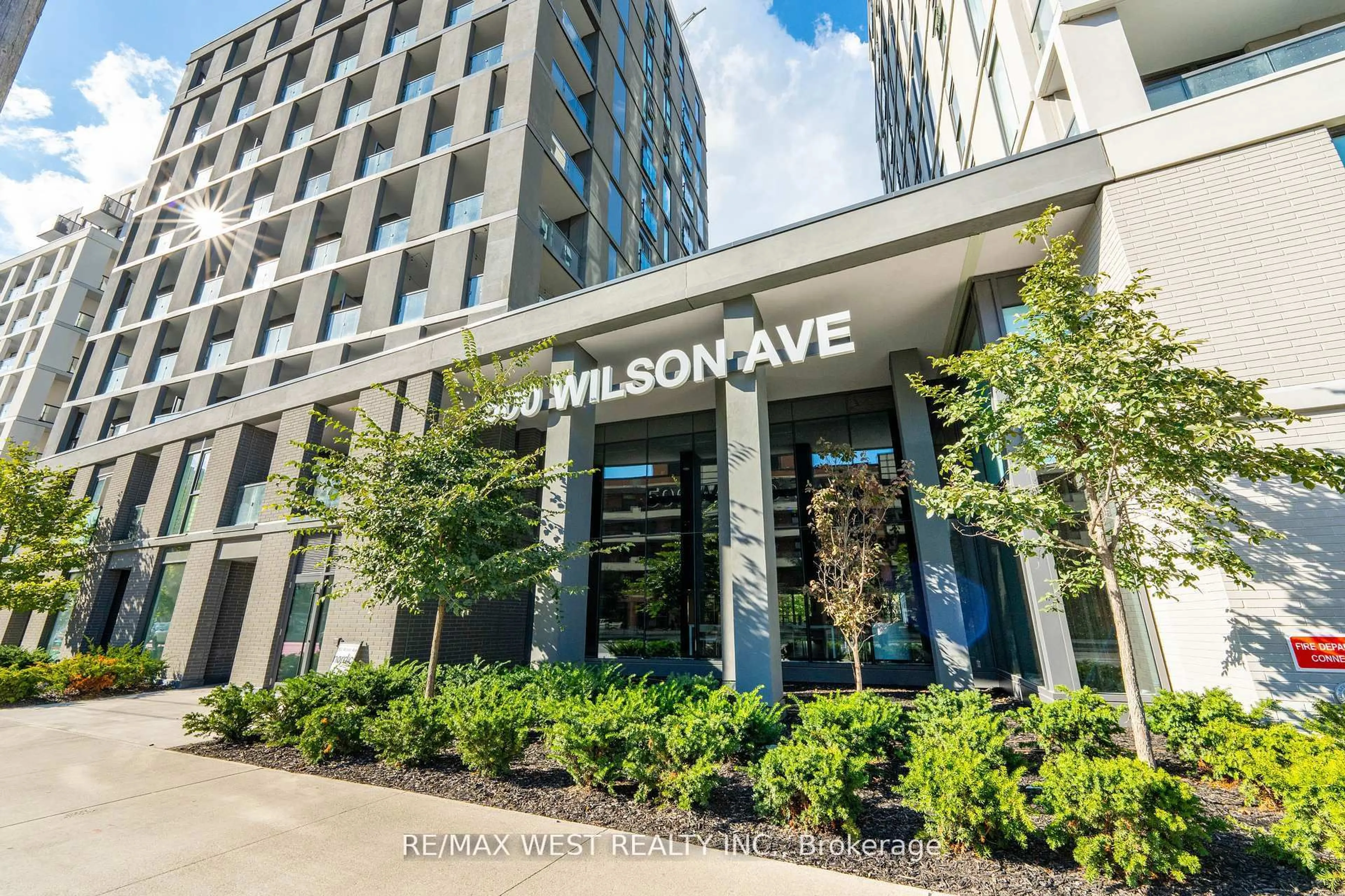 Indoor foyer for 500 Wilson Ave #721, Toronto Ontario M3H 5Y9