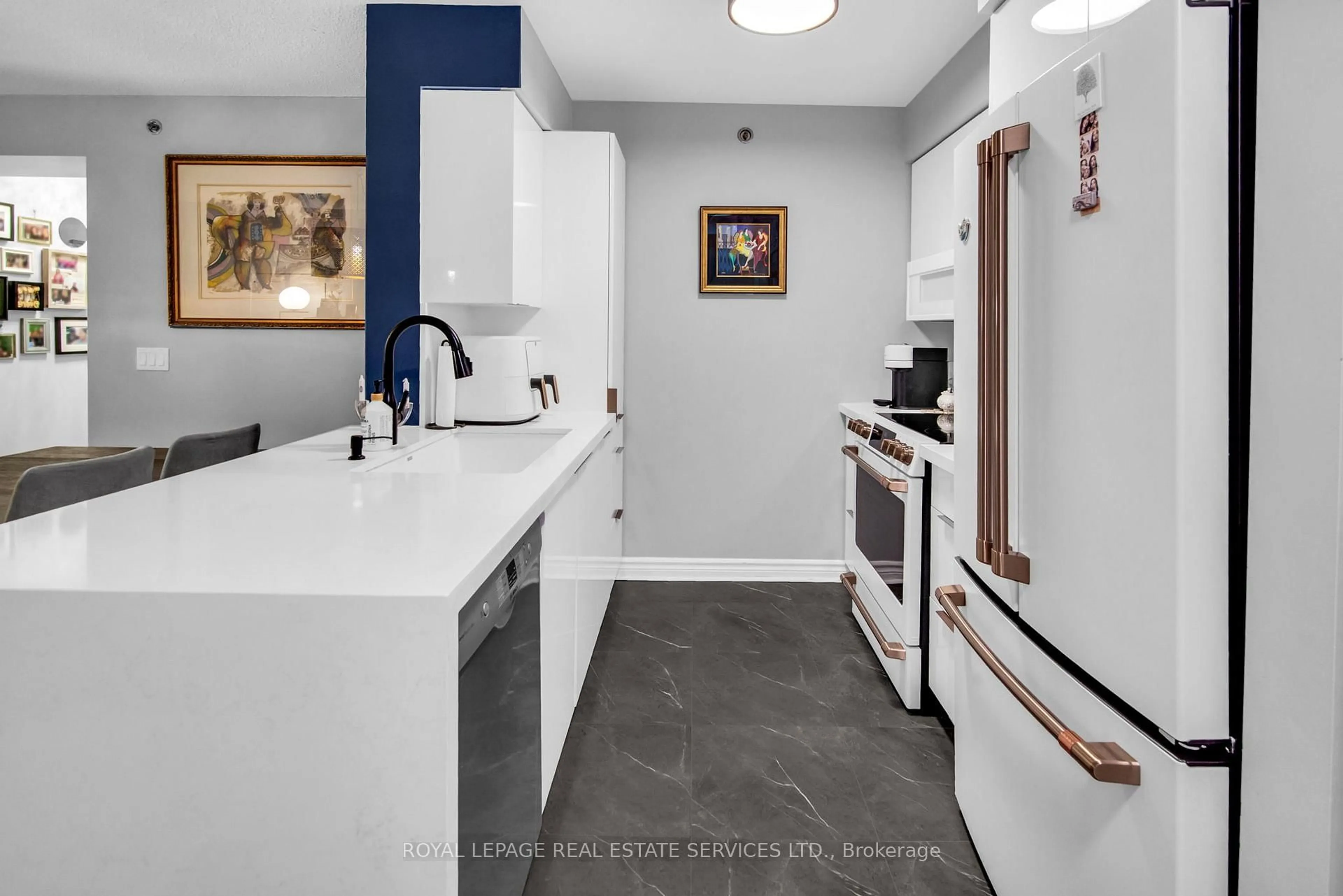 Unknown for 35 Saranac Blvd #1219, Toronto Ontario M6A 2G4