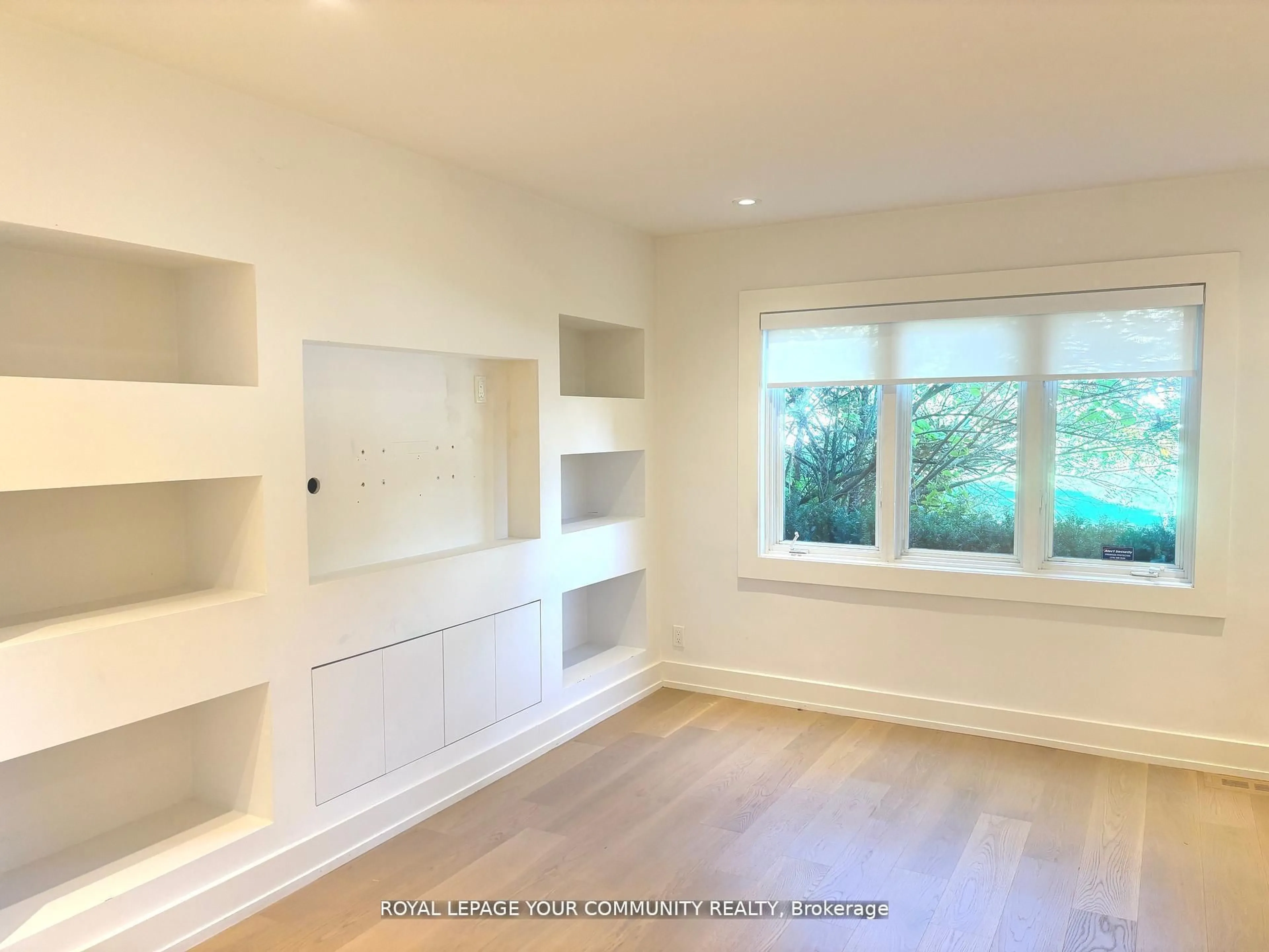 A pic of a room for 495 St. Germain Ave, Toronto Ontario M5M 1X3