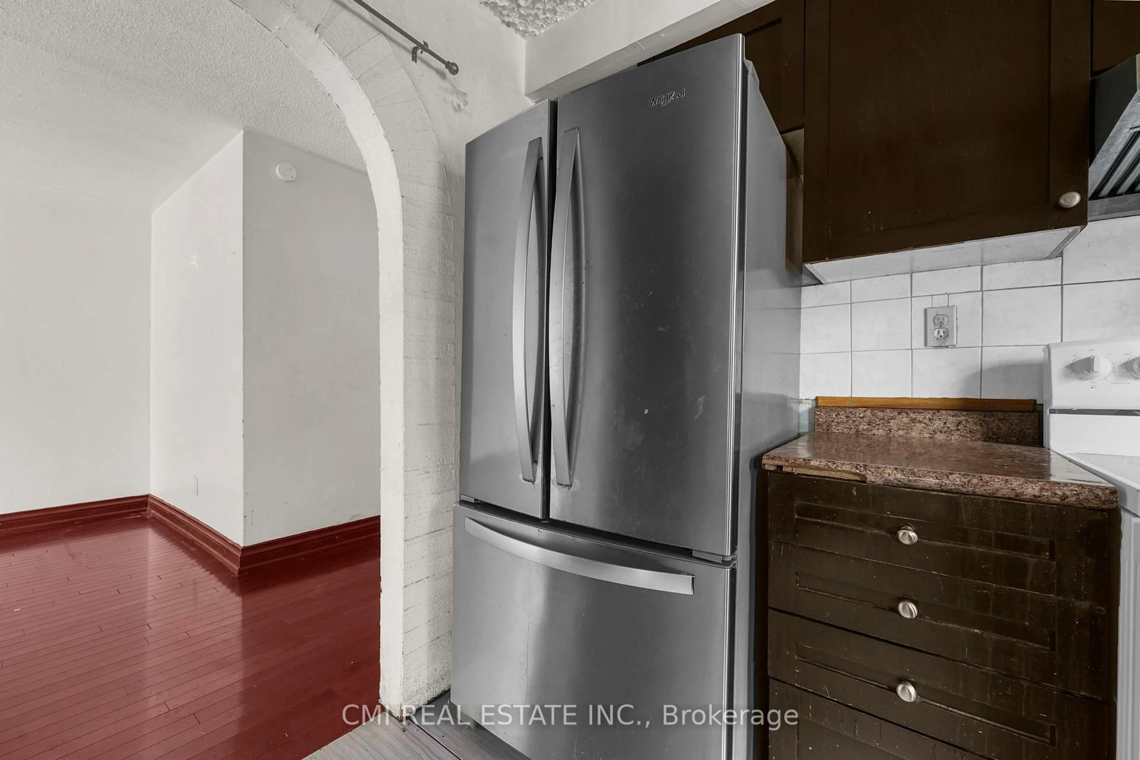 Standard kitchen, ceramic/tile floor for 50 Apache Tr, Toronto Ontario M2H 2H7