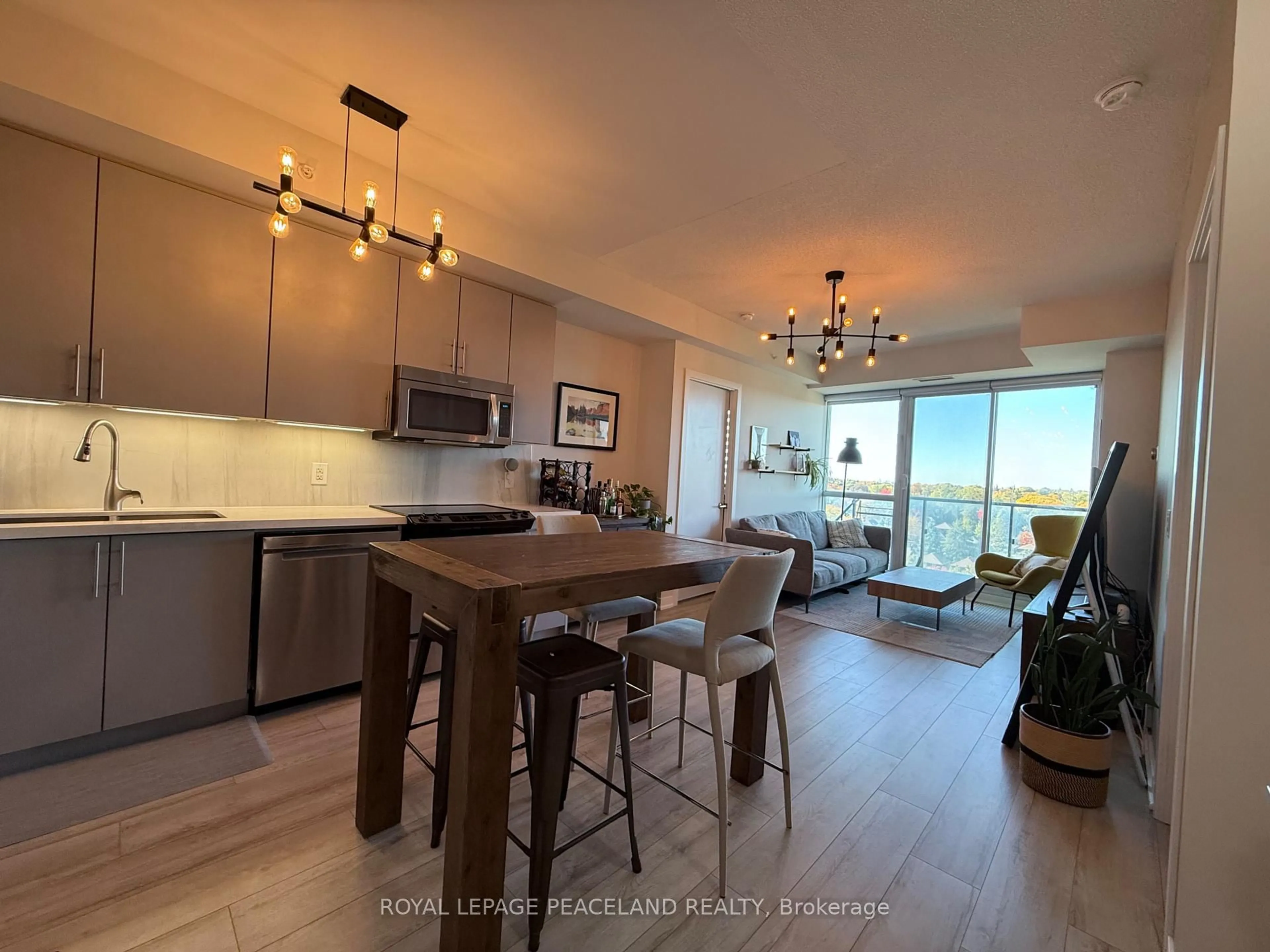 Open concept kitchen, wood/laminate floor for 60 Berwick Ave #1105, Toronto Ontario M5P 0A3