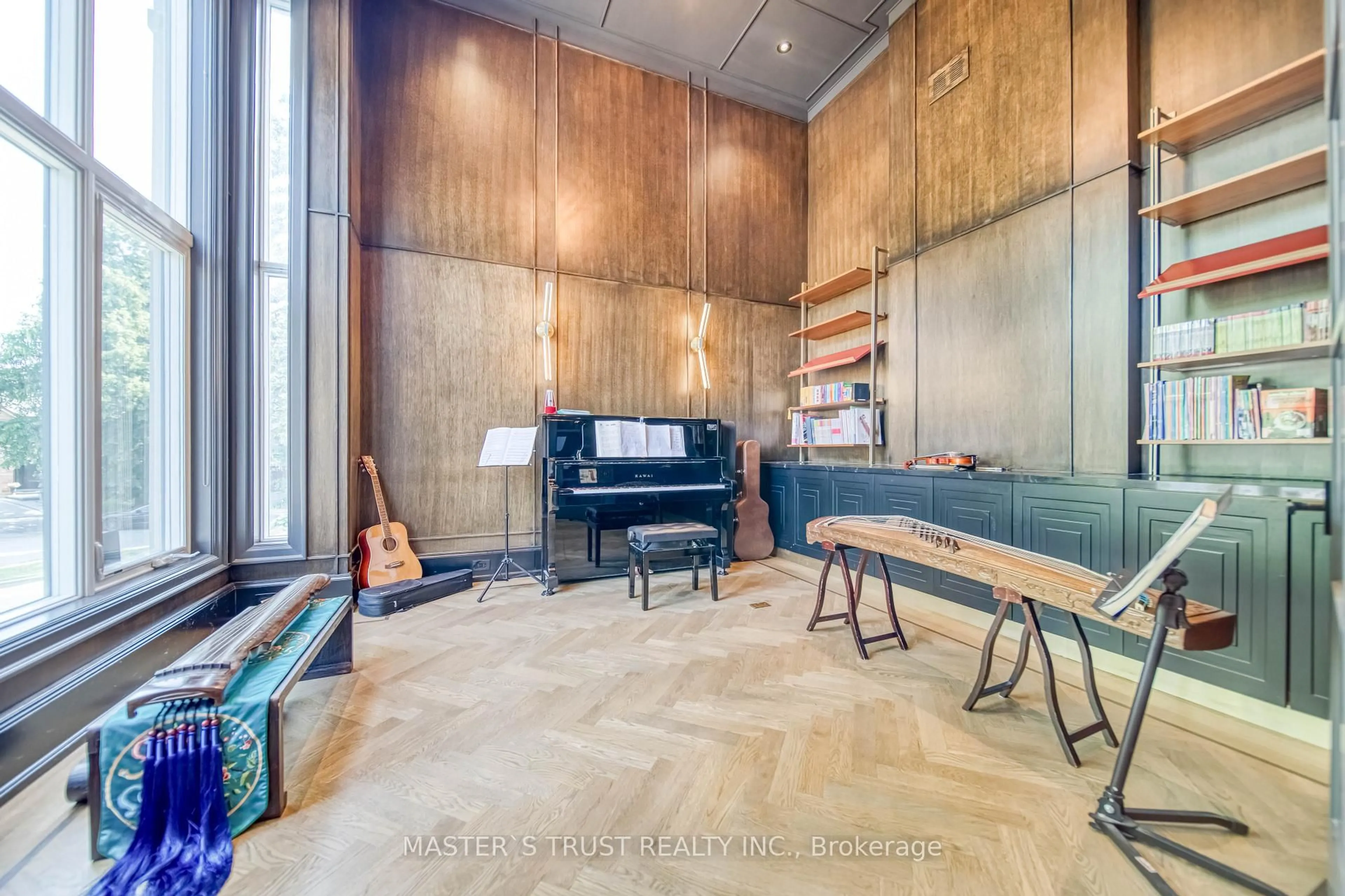 Unknown for 15 Ames Circ, Toronto Ontario M3B 3B9