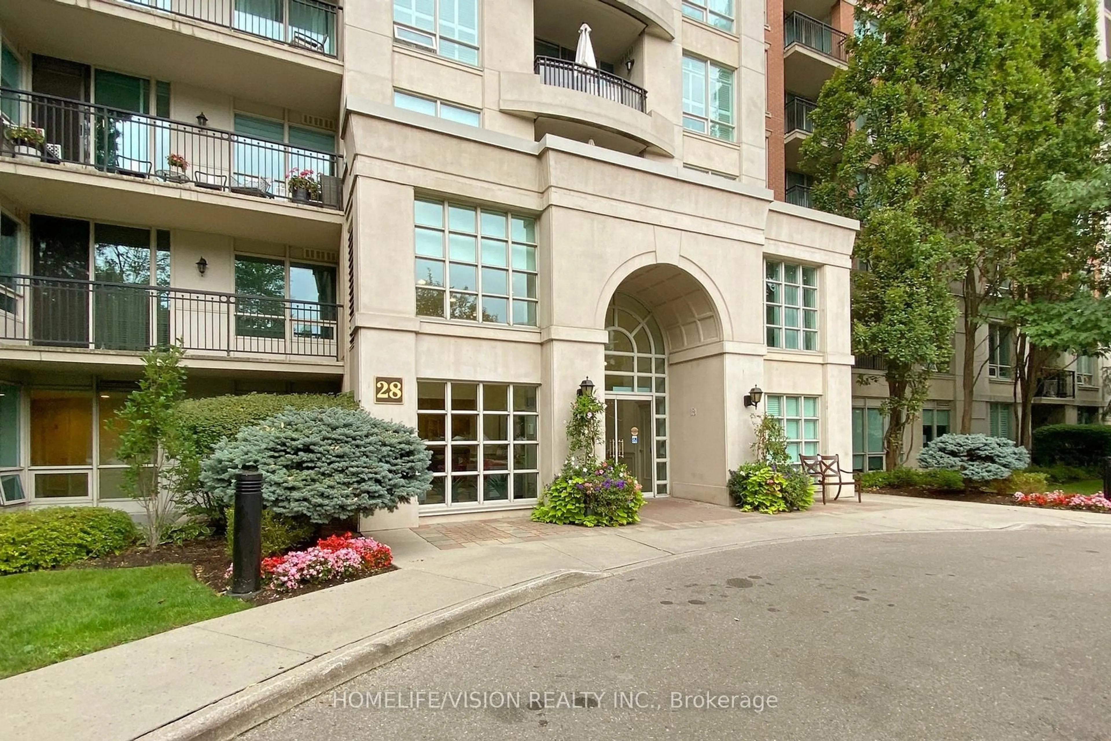 Indoor foyer for 28 William Carson Cres #508, Toronto Ontario M2P 2H1