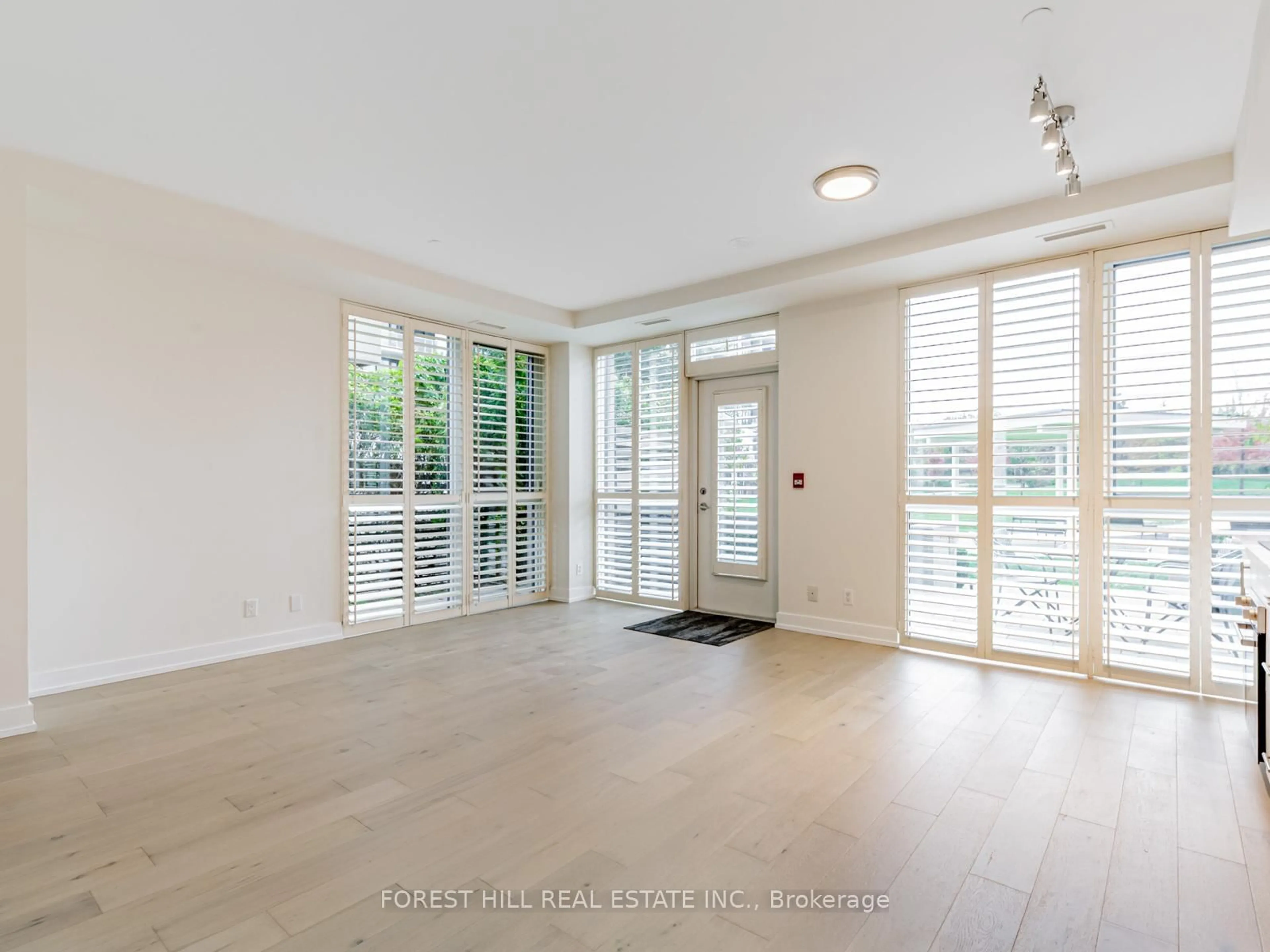 Unknown for 75 The Donway #103, Toronto Ontario M3C 2E9