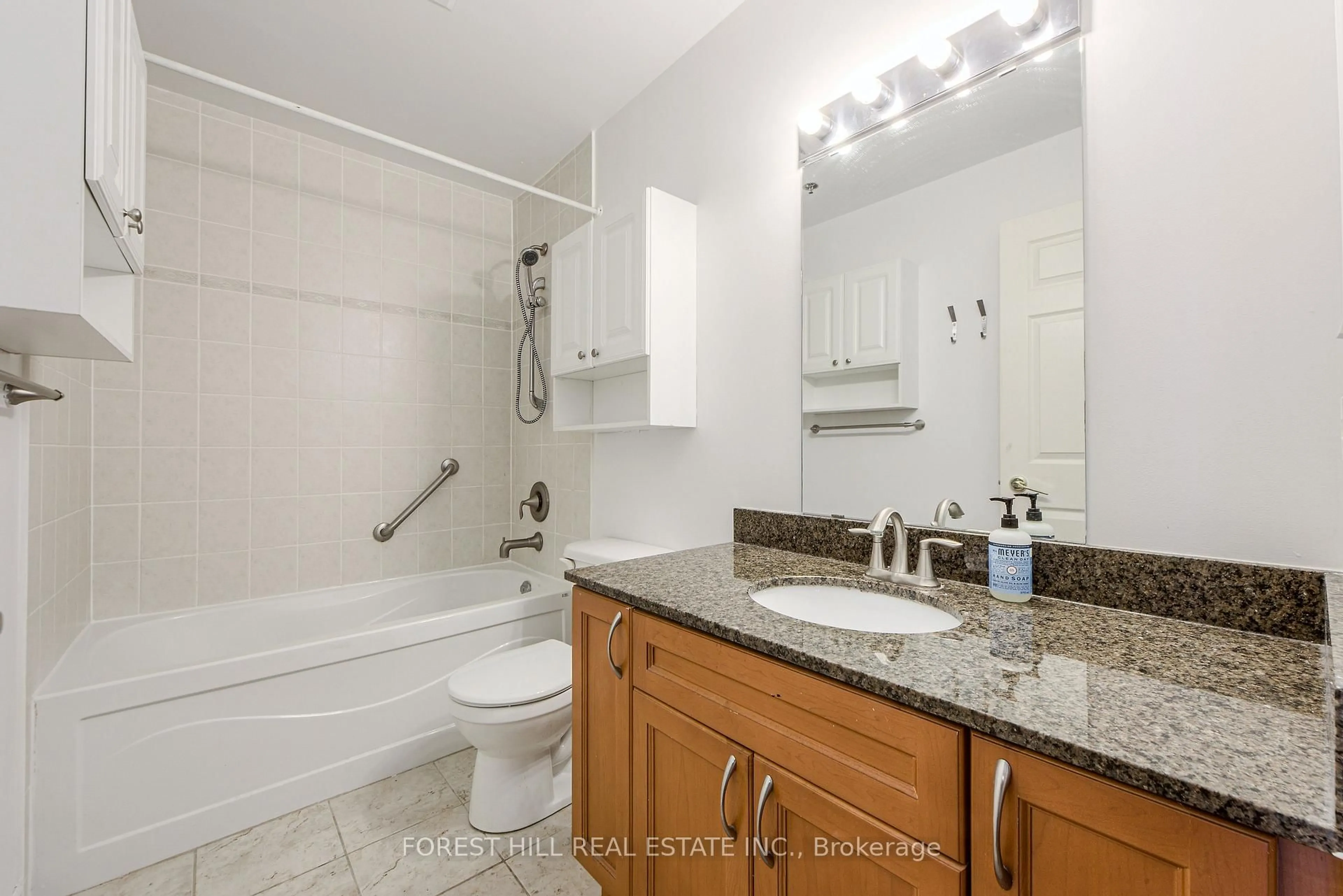 Standard bathroom, ceramic/tile floor for 11 Christie St #102, Toronto Ontario M6G 4C3