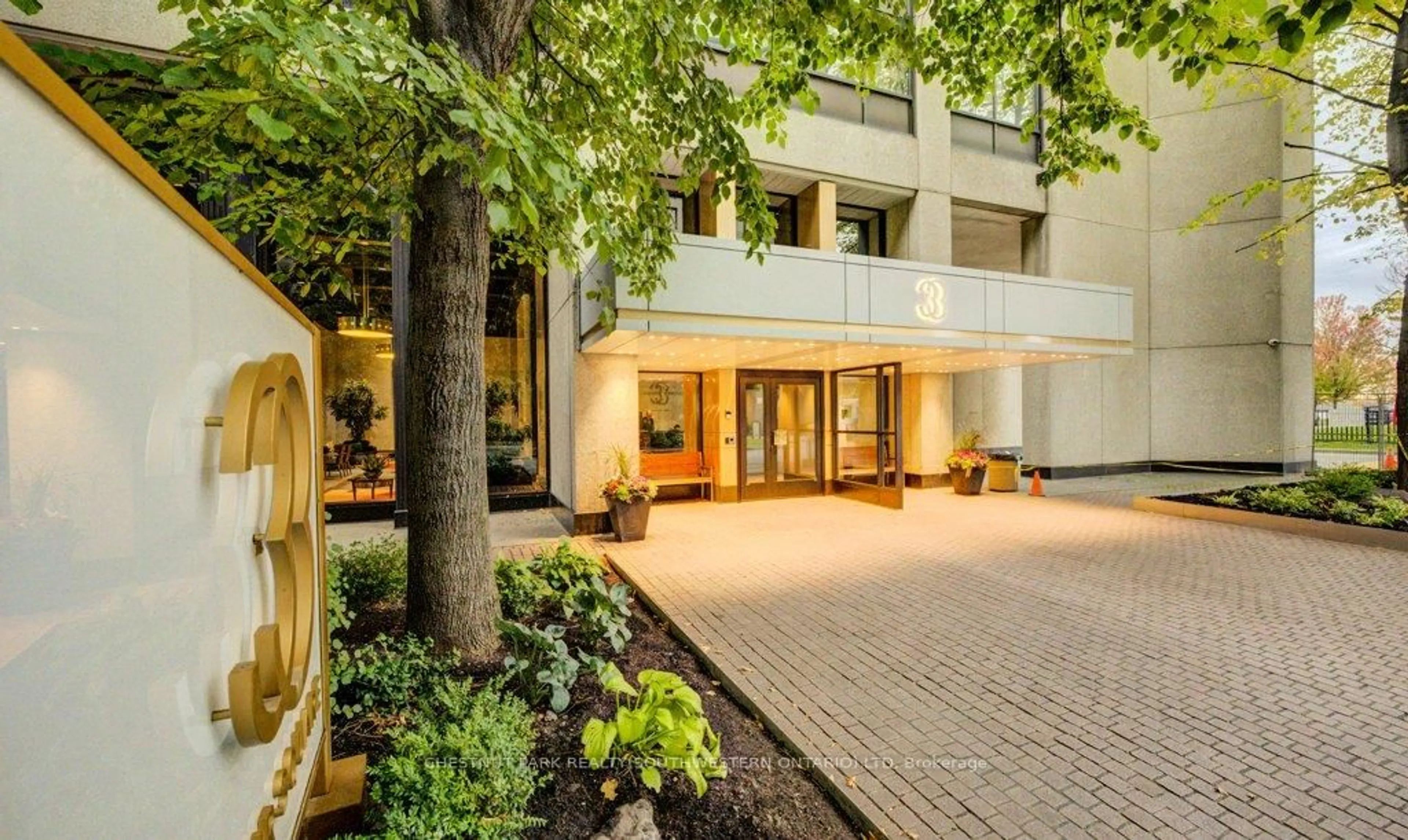 Unknown for 33 Harbour Sq #1416, Toronto Ontario M5J 2G2