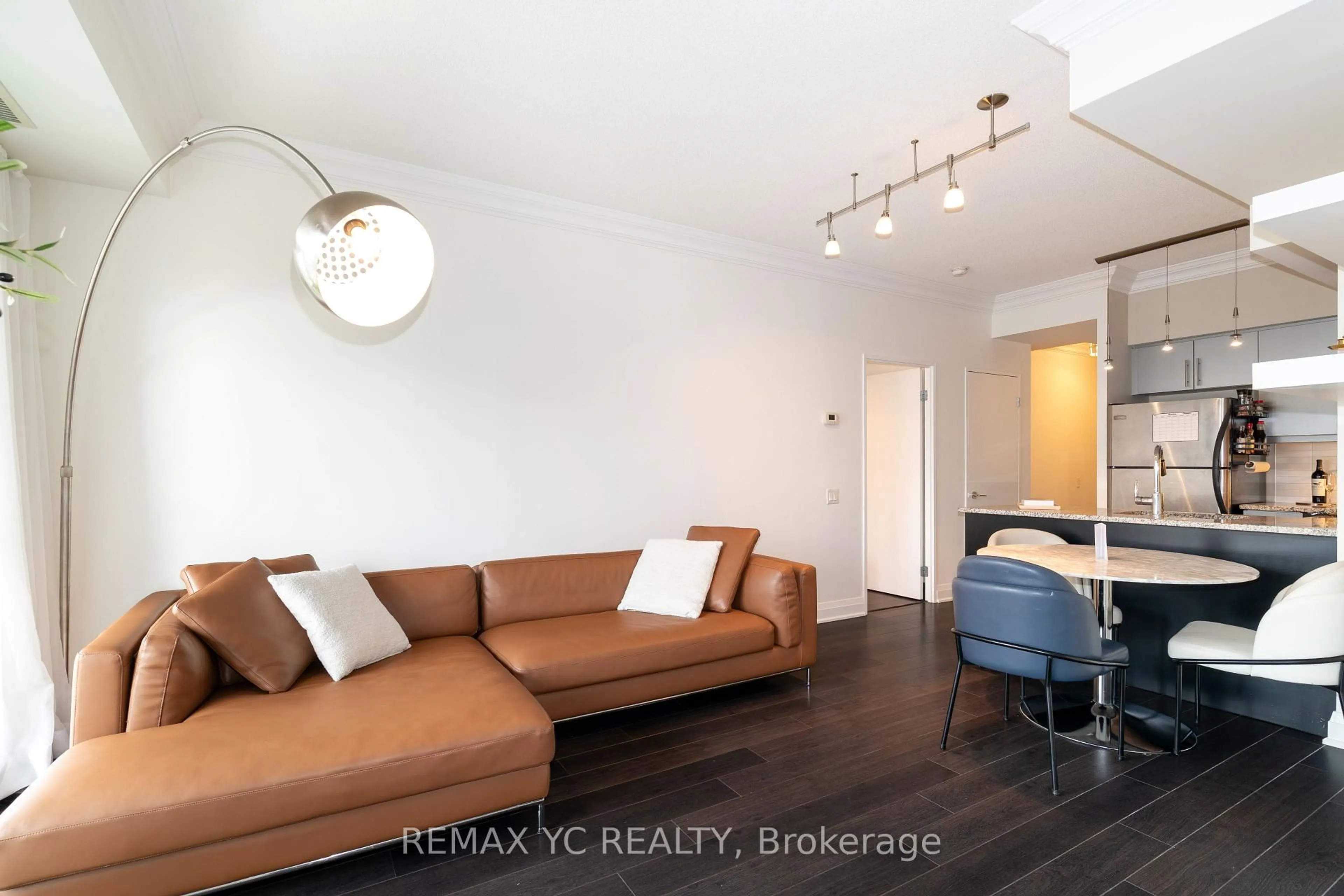 A pic of a room for 83 Redpath Ave #1709, Toronto Ontario M4S 0A2