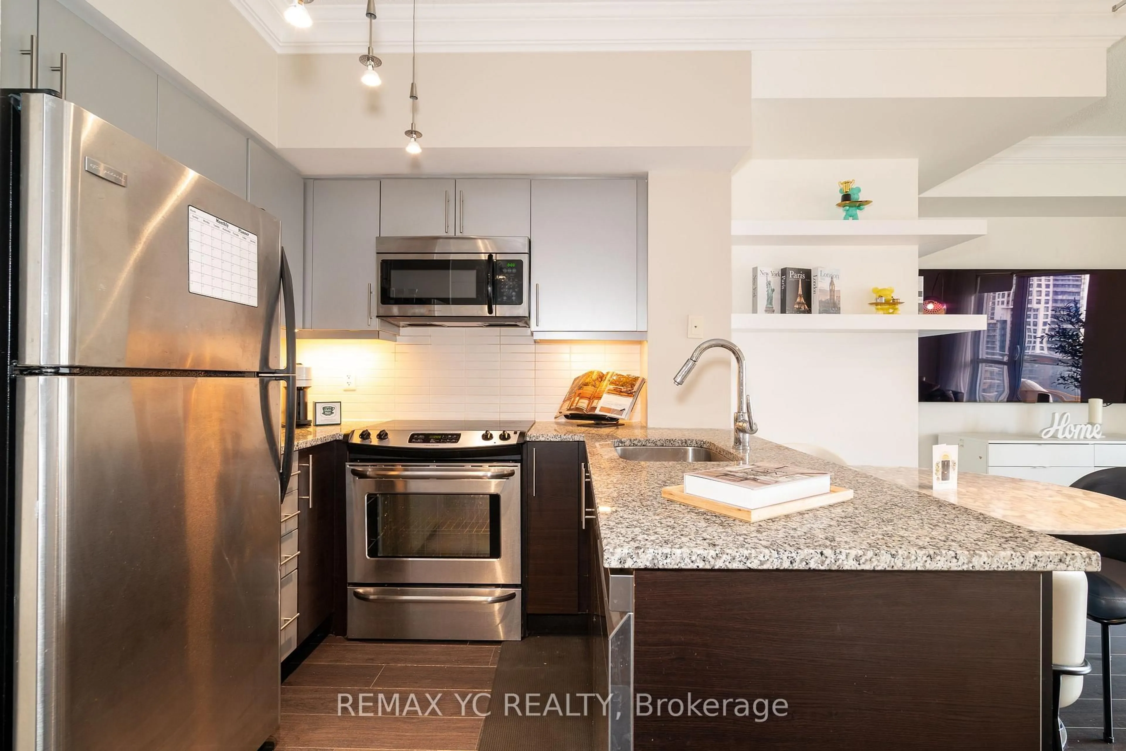 Open concept kitchen, unknown for 83 Redpath Ave #1709, Toronto Ontario M4S 0A2