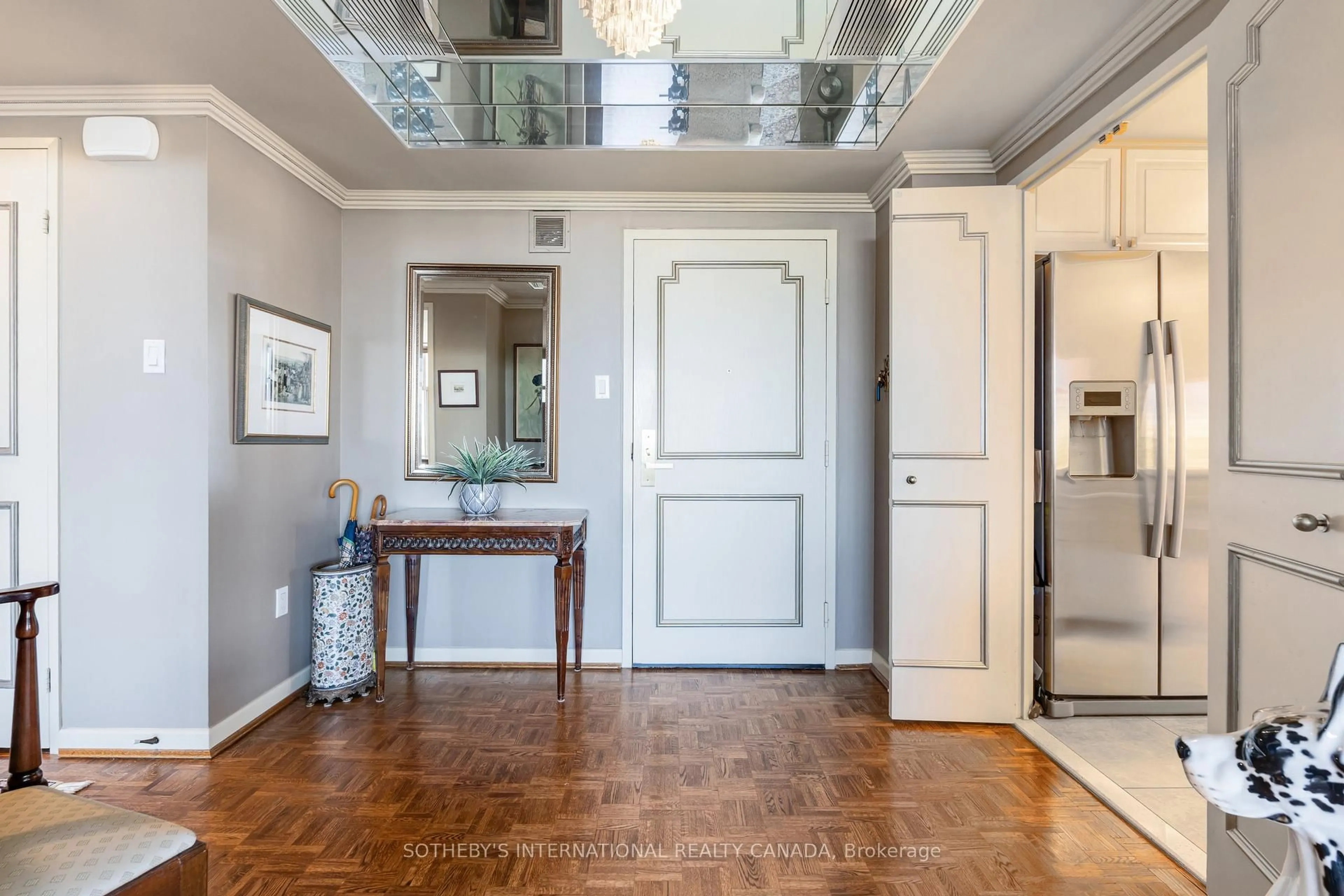 Indoor entryway for 900 Yonge St #PH2, Toronto Ontario M4W 3P5