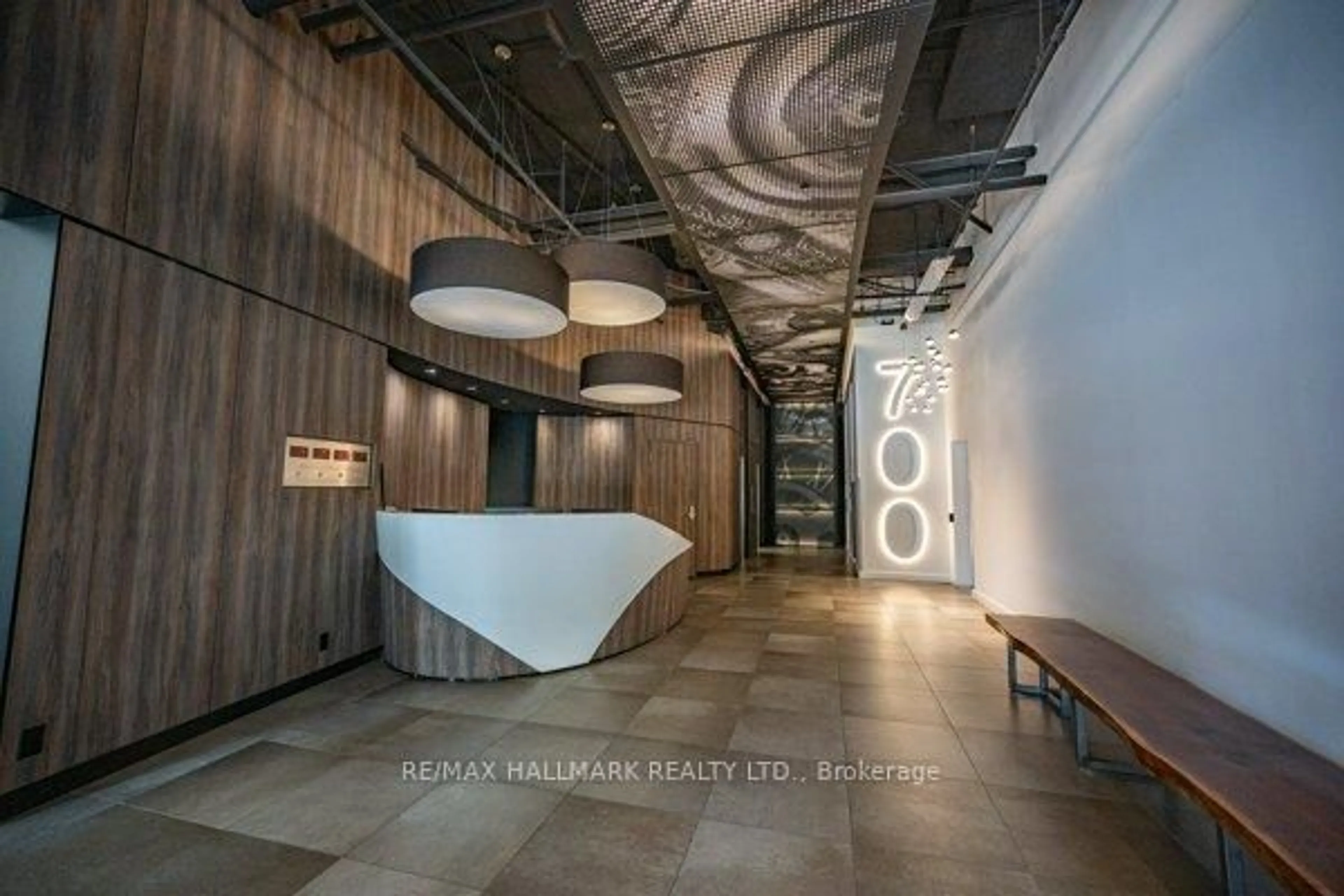 Indoor foyer for 700 King St #216, Toronto Ontario M5V 2Y6