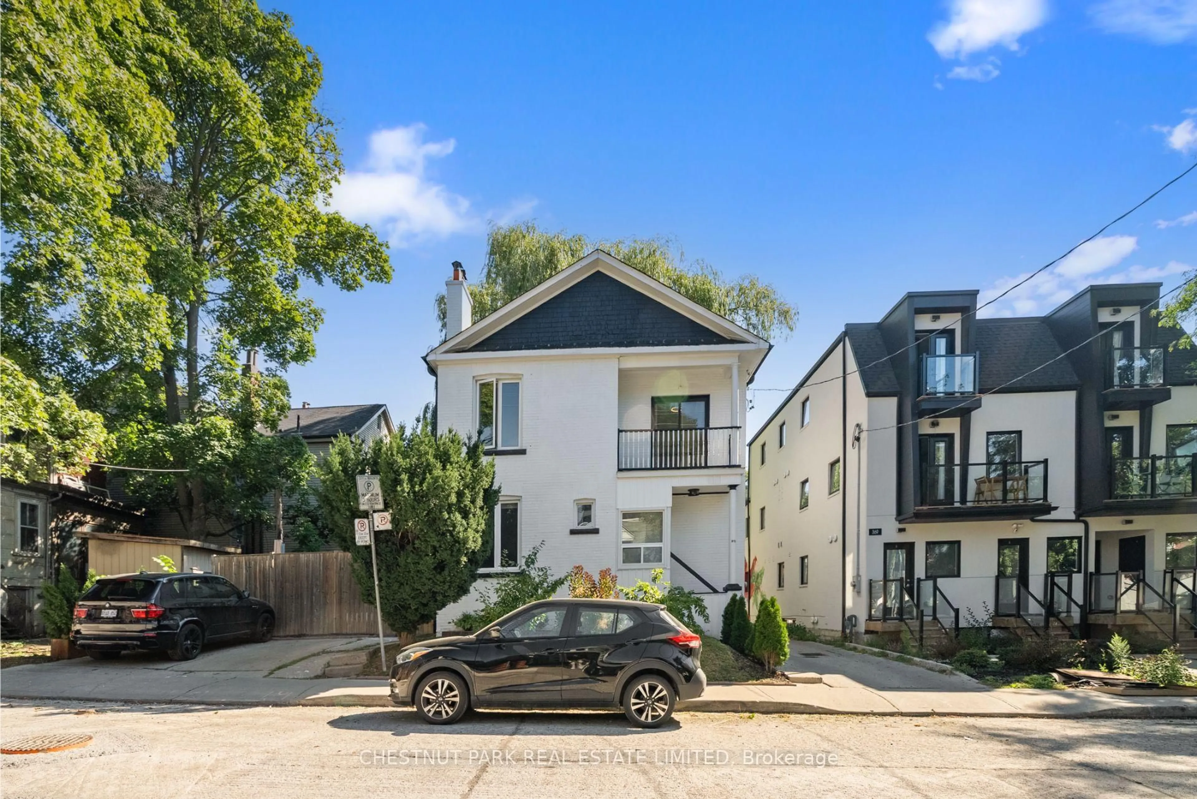 A pic from outside/outdoor area/front of a property/back of a property/a pic from drone, street for 371 Howland Ave, Toronto Ontario M5R 3C1