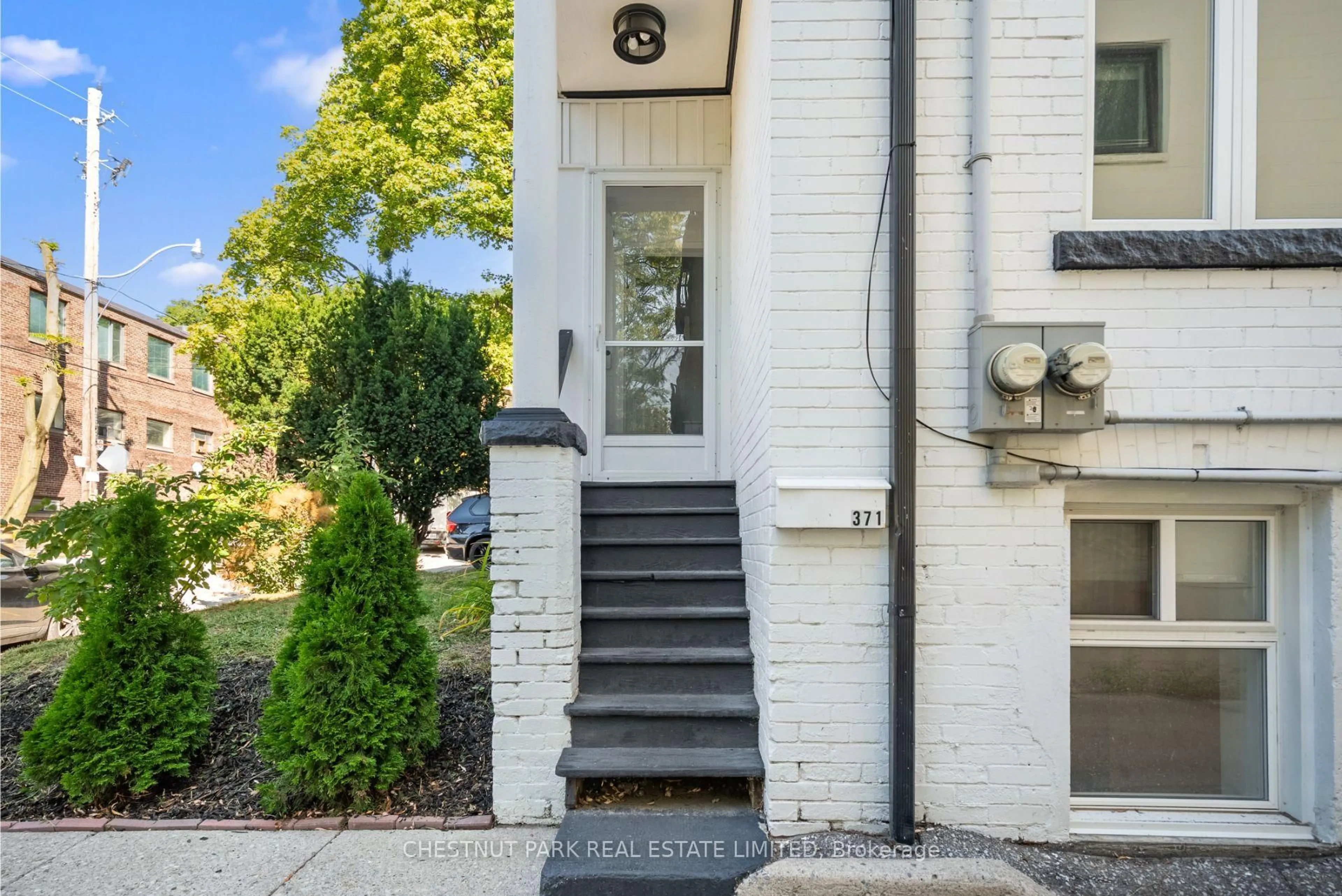 Unknown for 371 Howland Ave, Toronto Ontario M5R 3C1