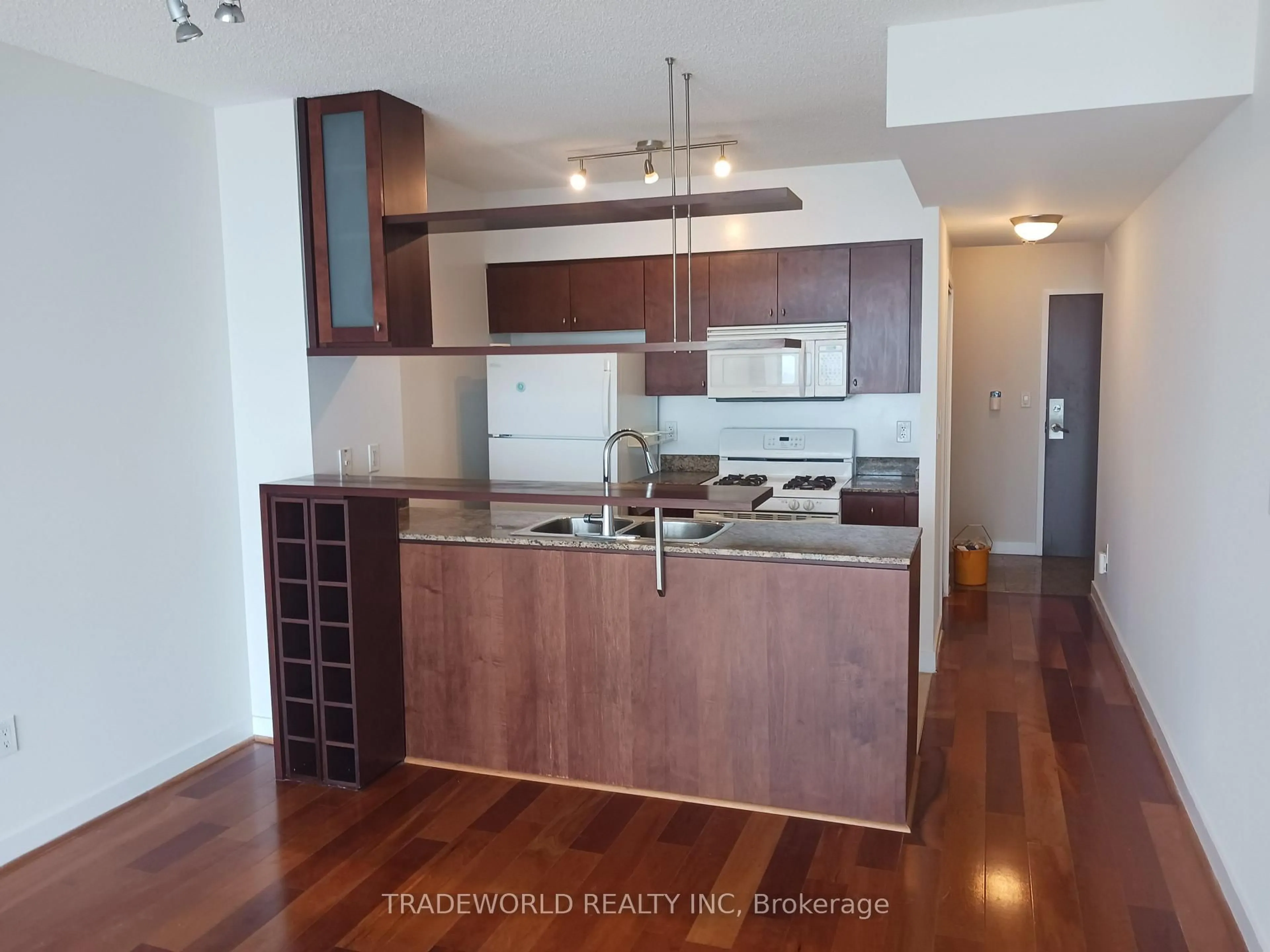 Standard kitchen, wood/laminate floor for 35 Mariner Terr #4710, Toronto Ontario M5V 3V9
