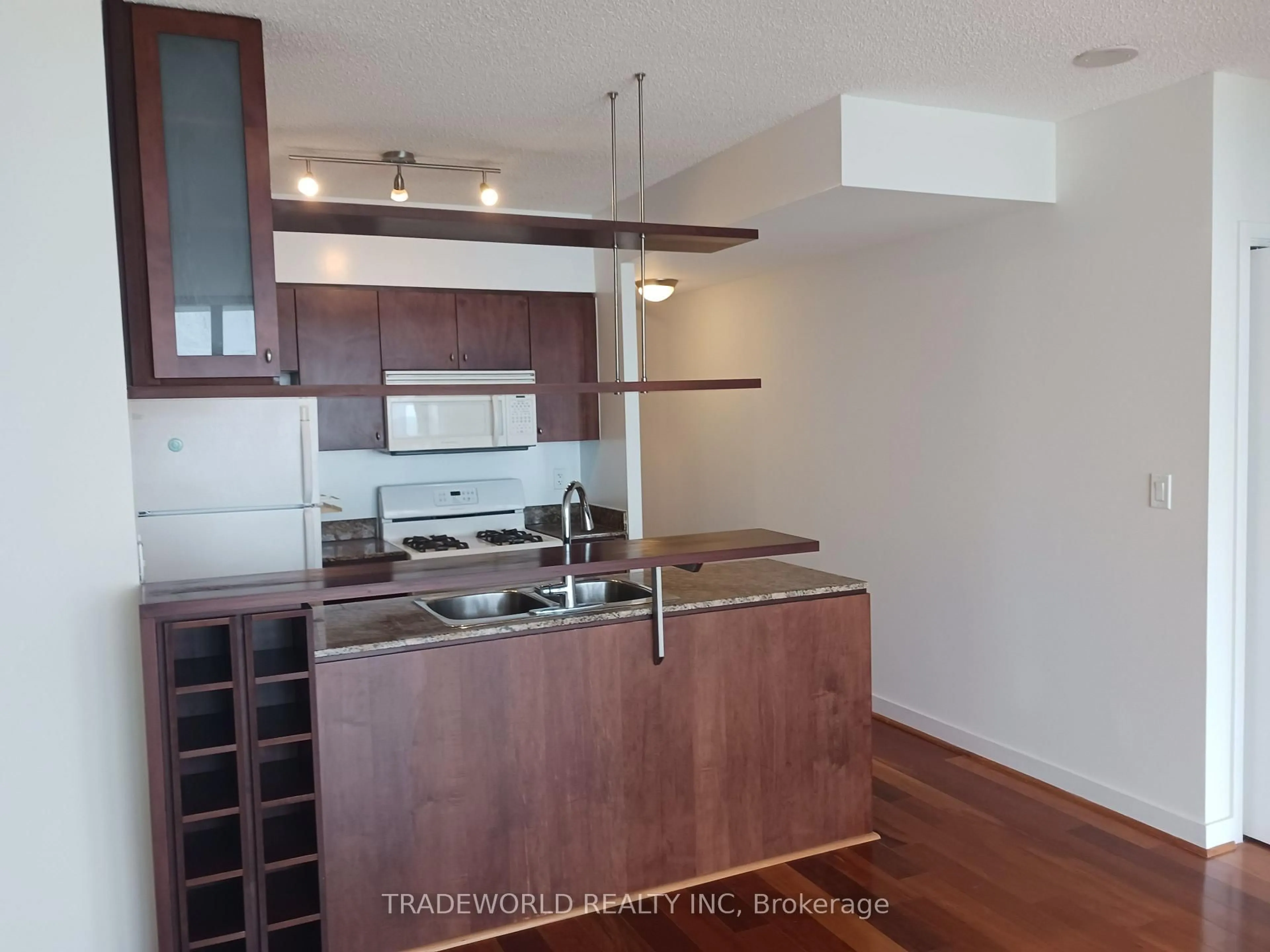 Unknown for 35 Mariner Terr #4710, Toronto Ontario M5V 3V9