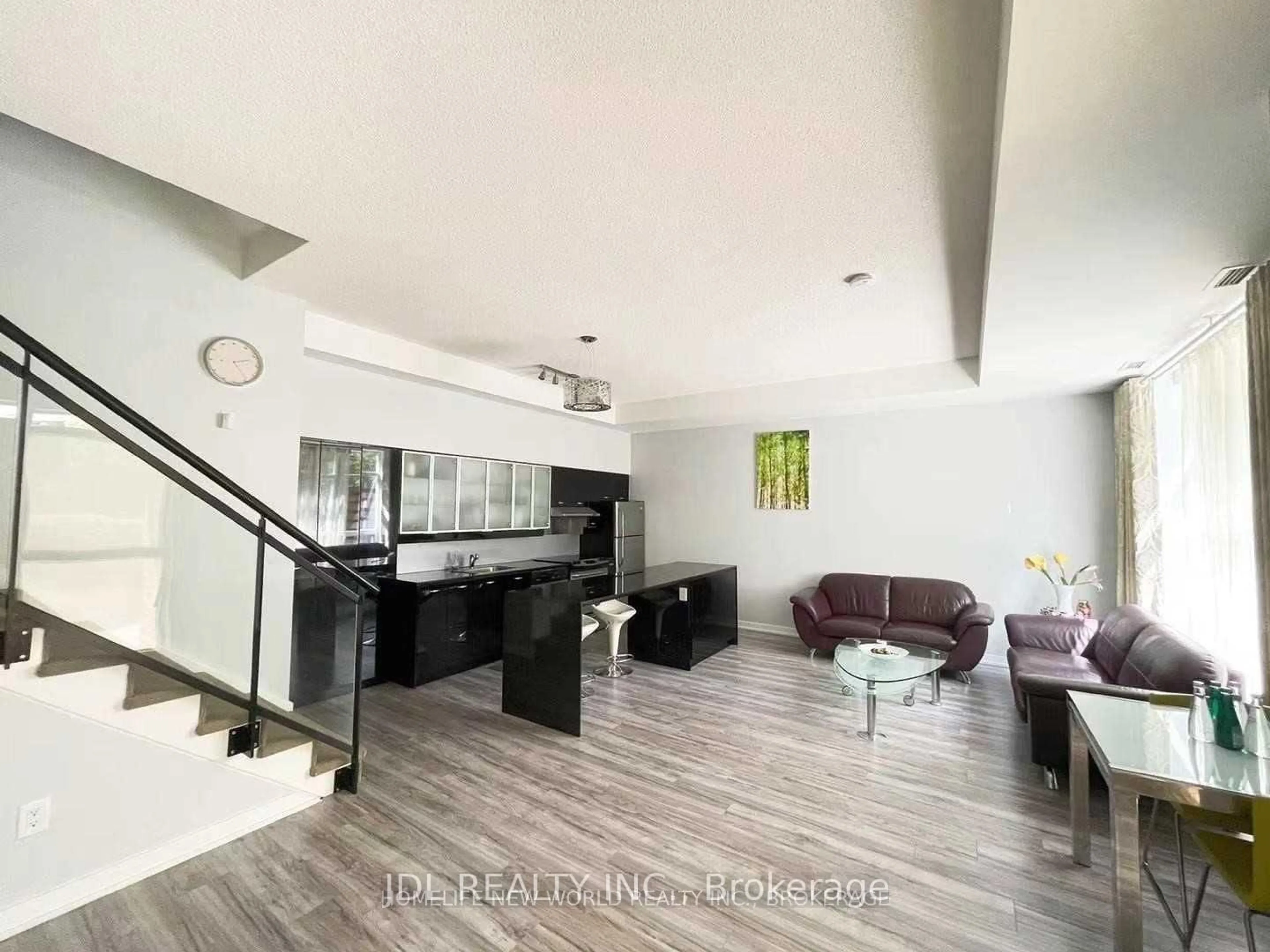 Unknown for 25 Singer Crt #TH10, Toronto Ontario M2K 0B5