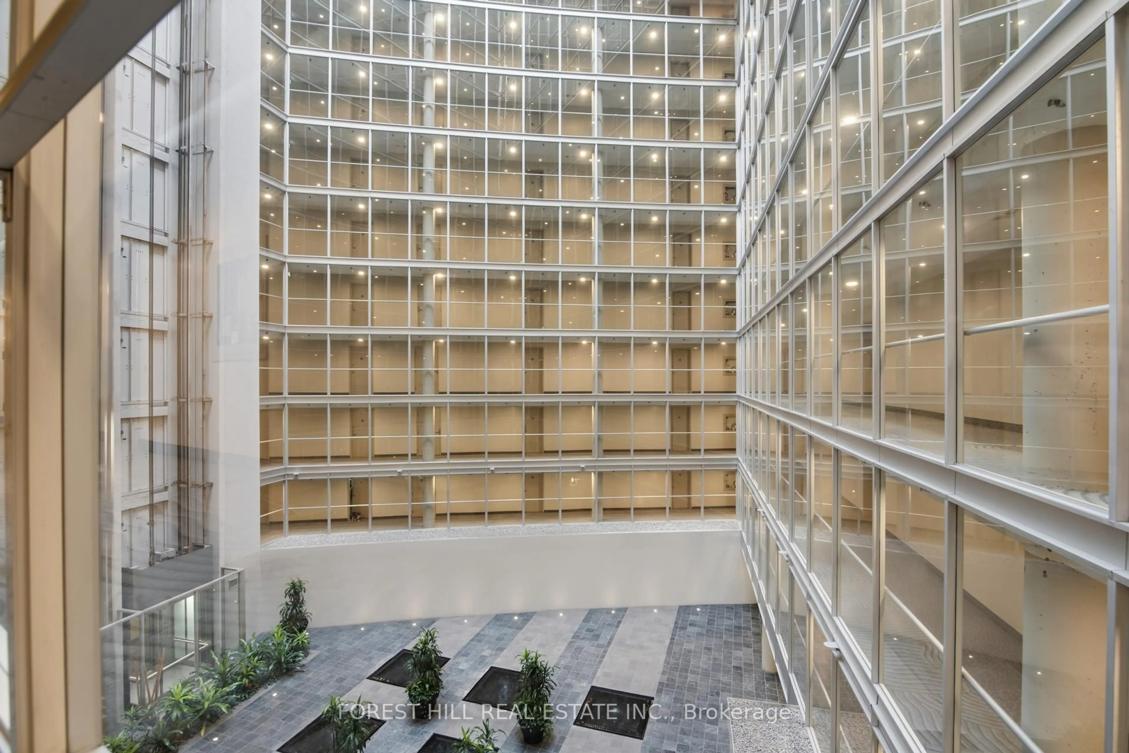 Indoor foyer for 650 Queens Quay W Blvd #516, Toronto Ontario M5V 3N2